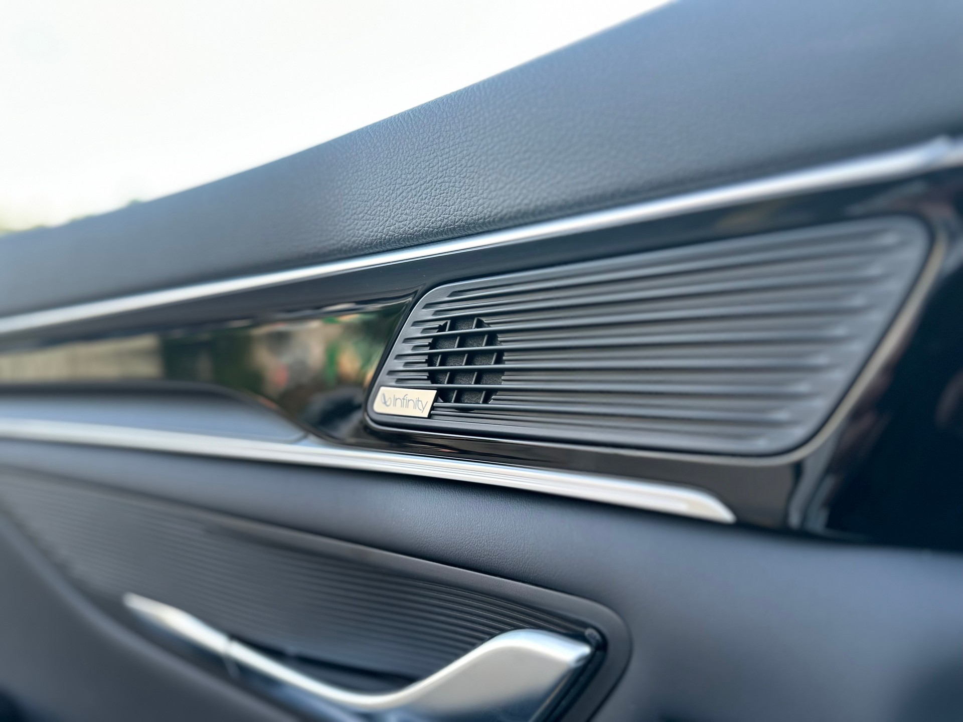 BYD Seal U DM-i Design AWD ° Vollausstattung ° Sofort °-image-18