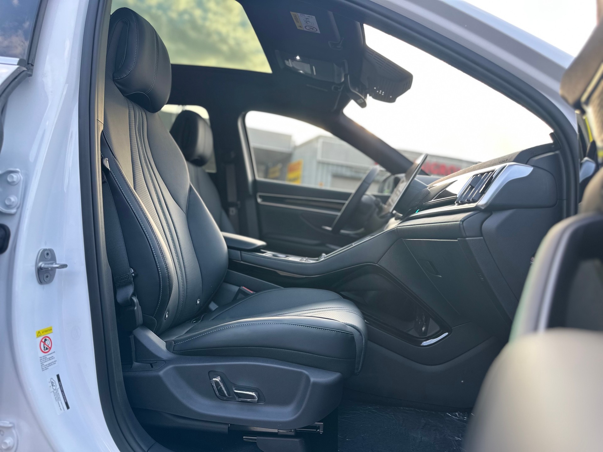 BYD Seal U DM-i Design AWD ° Vollausstattung ° Sofort °-image-13