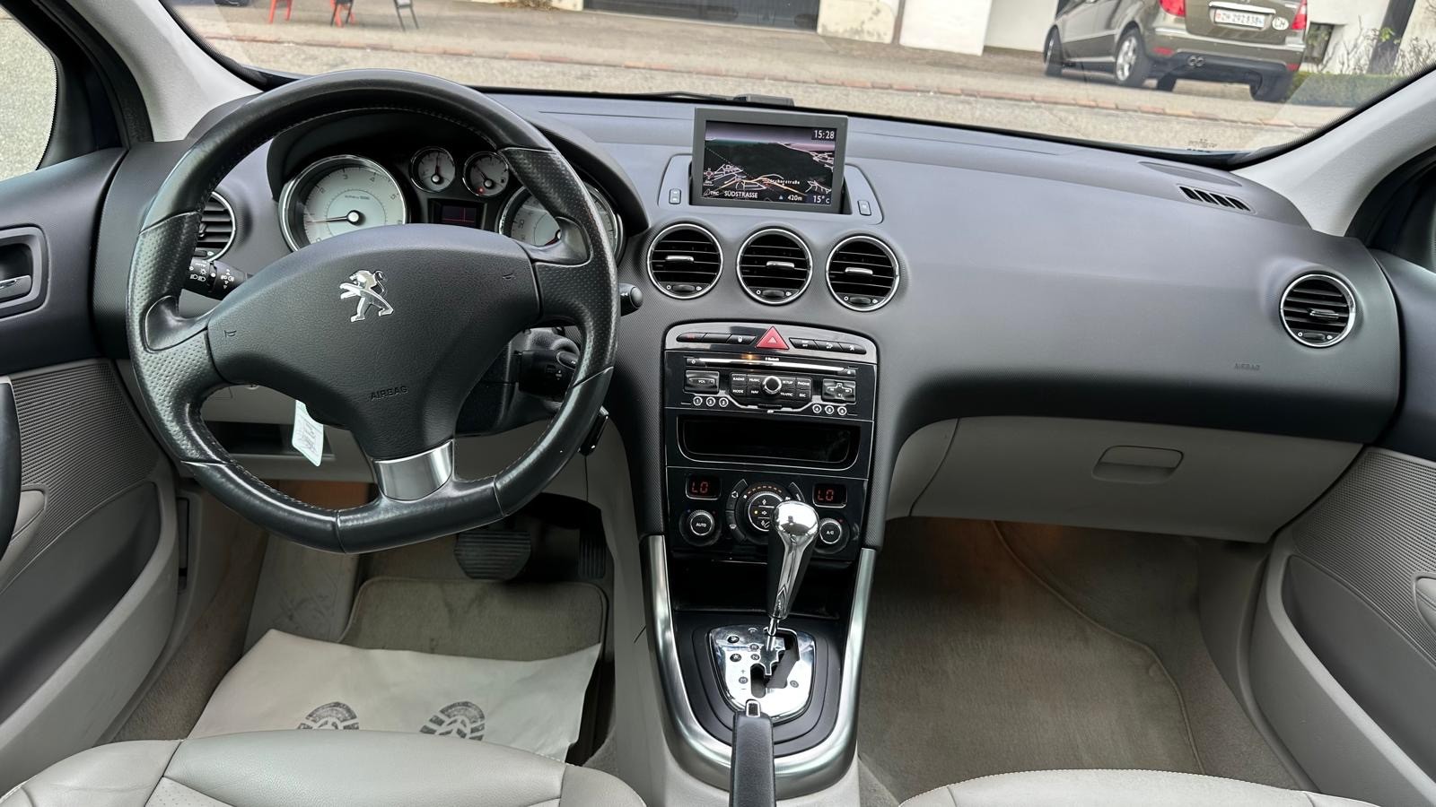 PEUGEOT 308 1.6 16V Turbo Allure Automatic-image-8