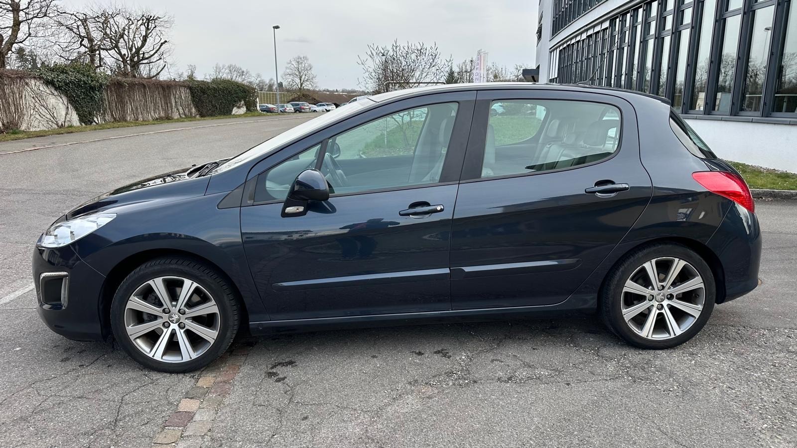 PEUGEOT 308 1.6 16V Turbo Allure Automatic-image-2