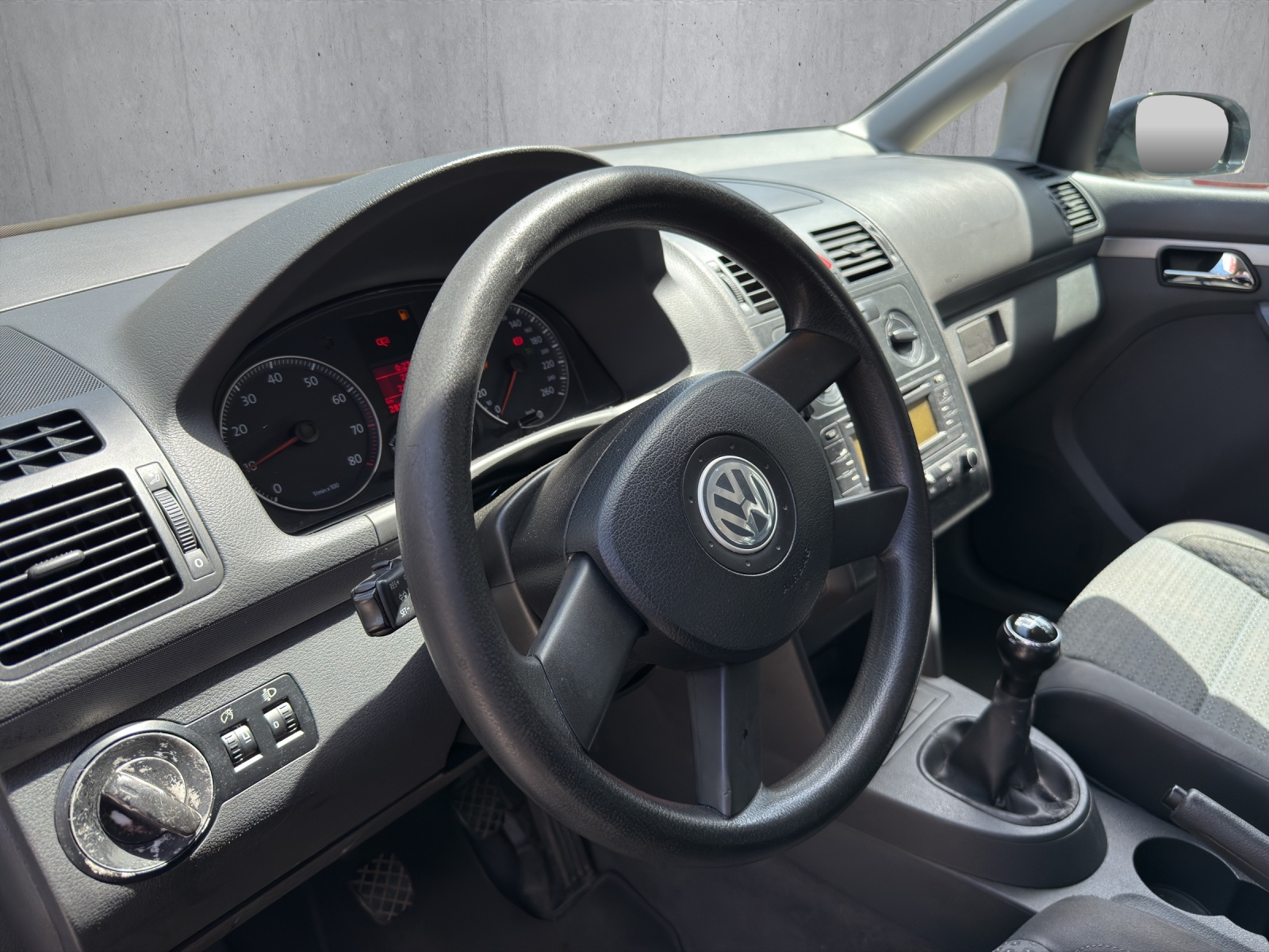 VW Touran 1.6 FSI Highline-image-9