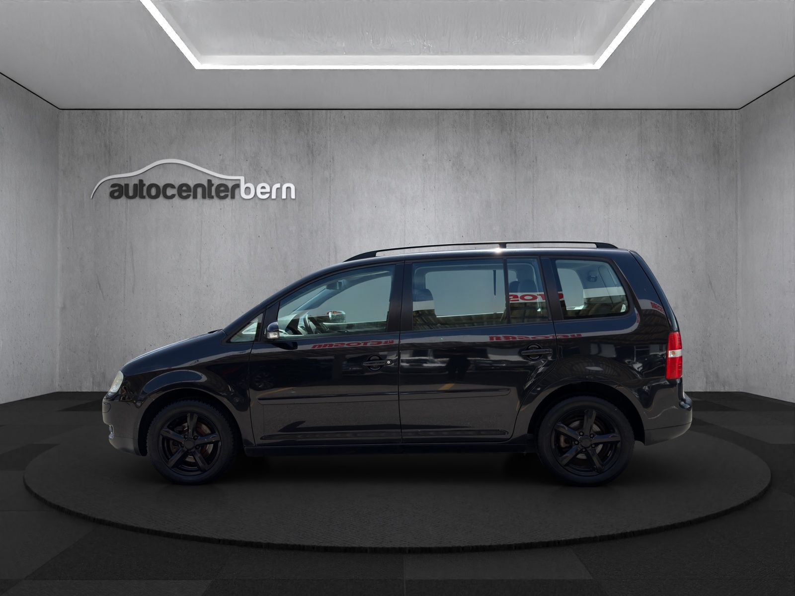 VW Touran 1.6 FSI Highline-image-3