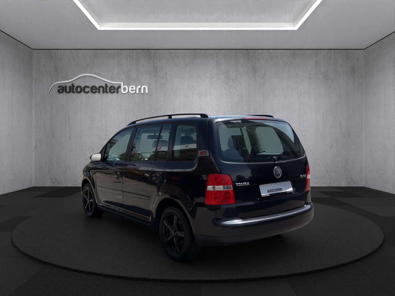 VW Touran 1.6 FSI Highline-image-4