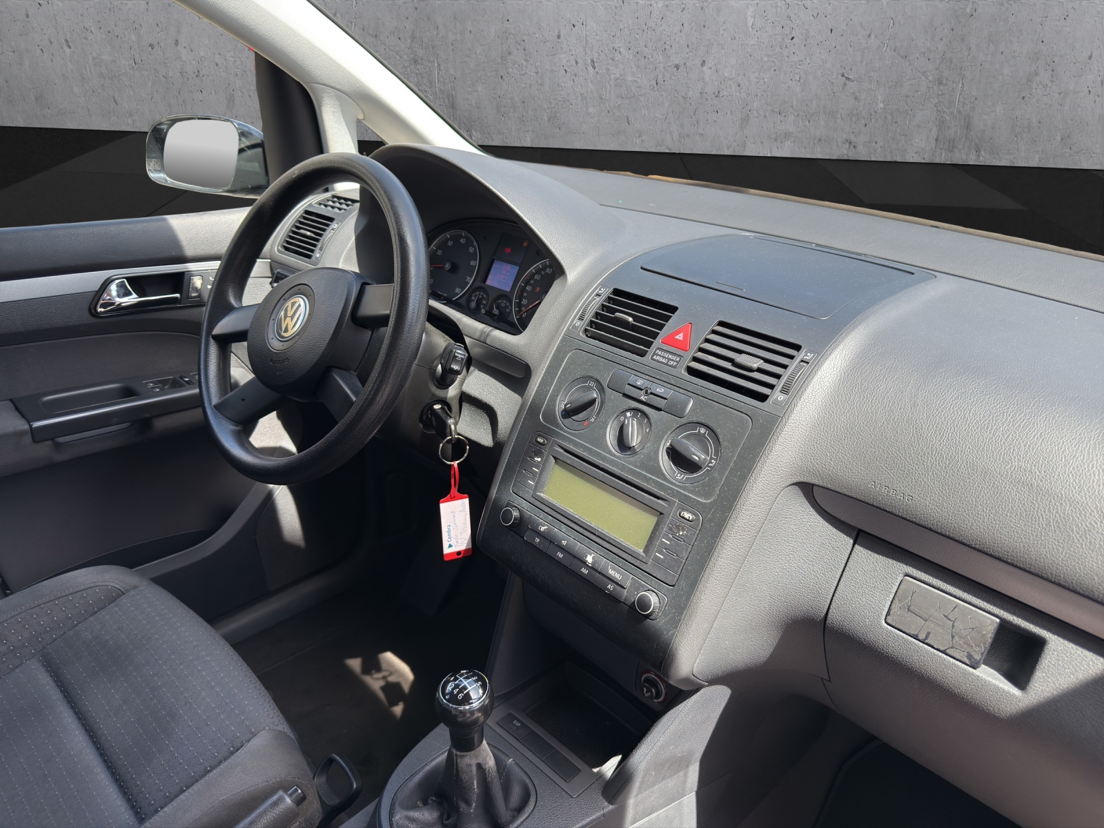 VW Touran 1.6 FSI Highline-image-11