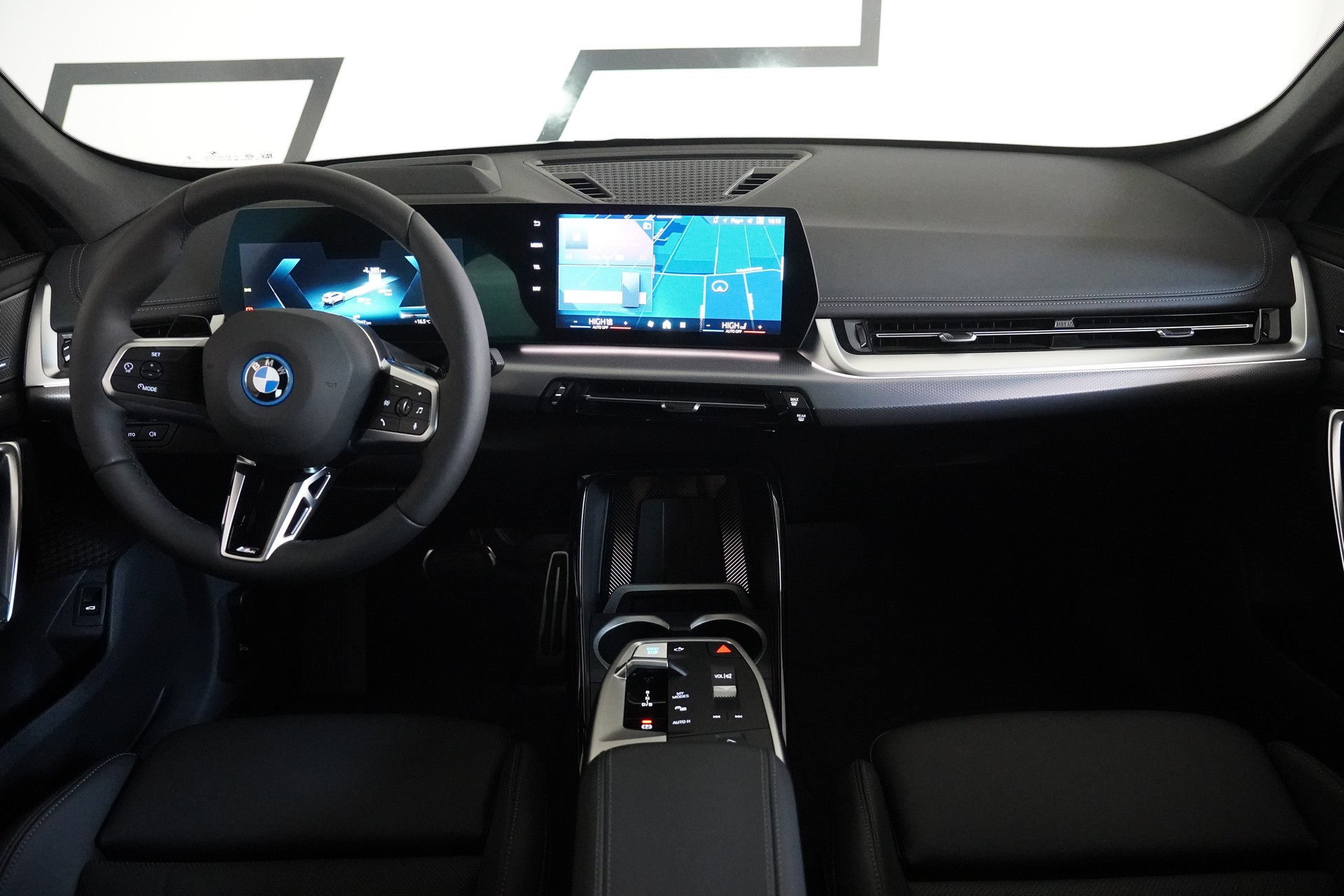 BMW iX1 xDrive 30 M Sport Pro-image-17