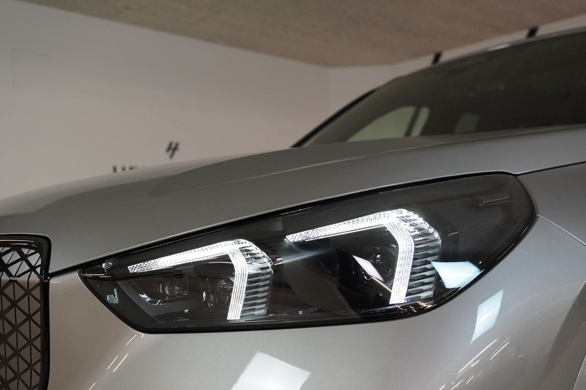 BMW iX1 xDrive 30 M Sport Pro-image-8