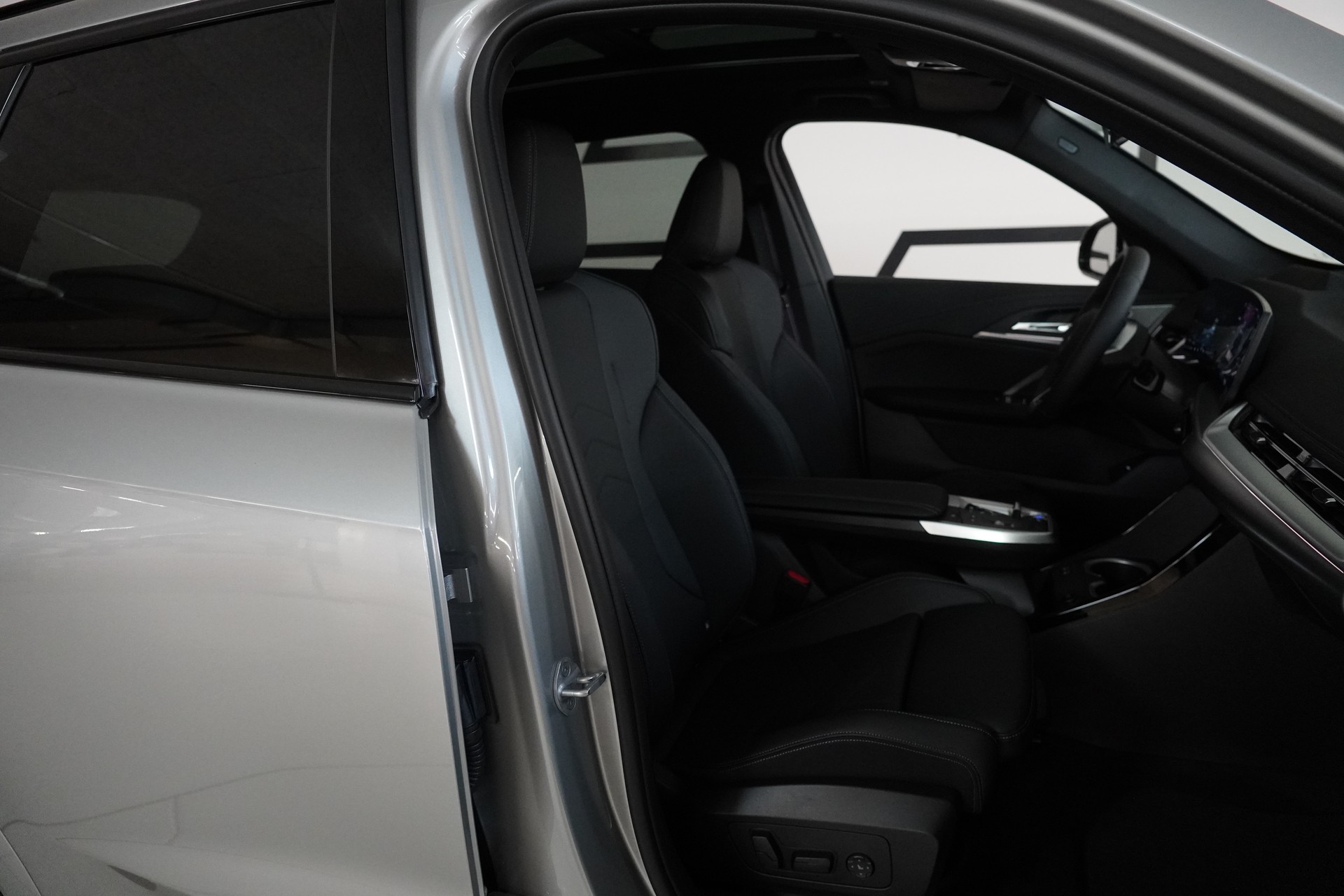 BMW iX1 xDrive 30 M Sport Pro-image-14