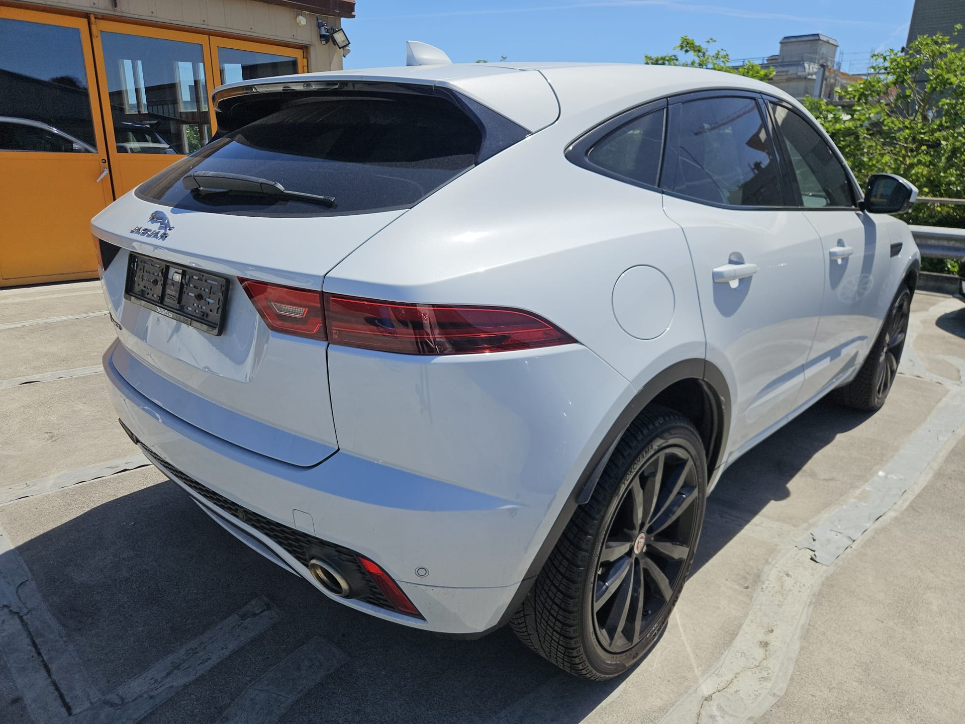 JAGUAR E-Pace 2.0 P250 S AWD Automatik-showroom-element-3