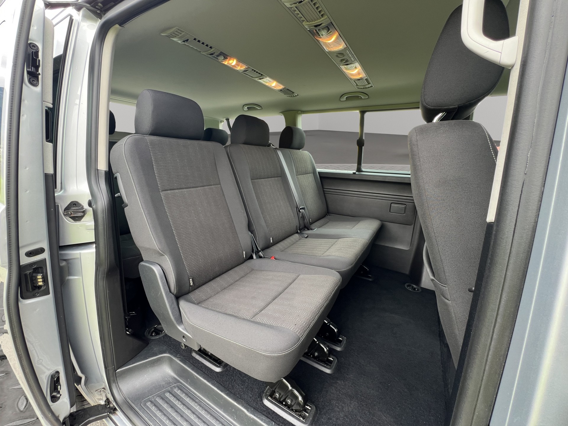 VW T6 Caravelle 2.0 Bi-TDI Comfortline 4Motion DSG-image-10