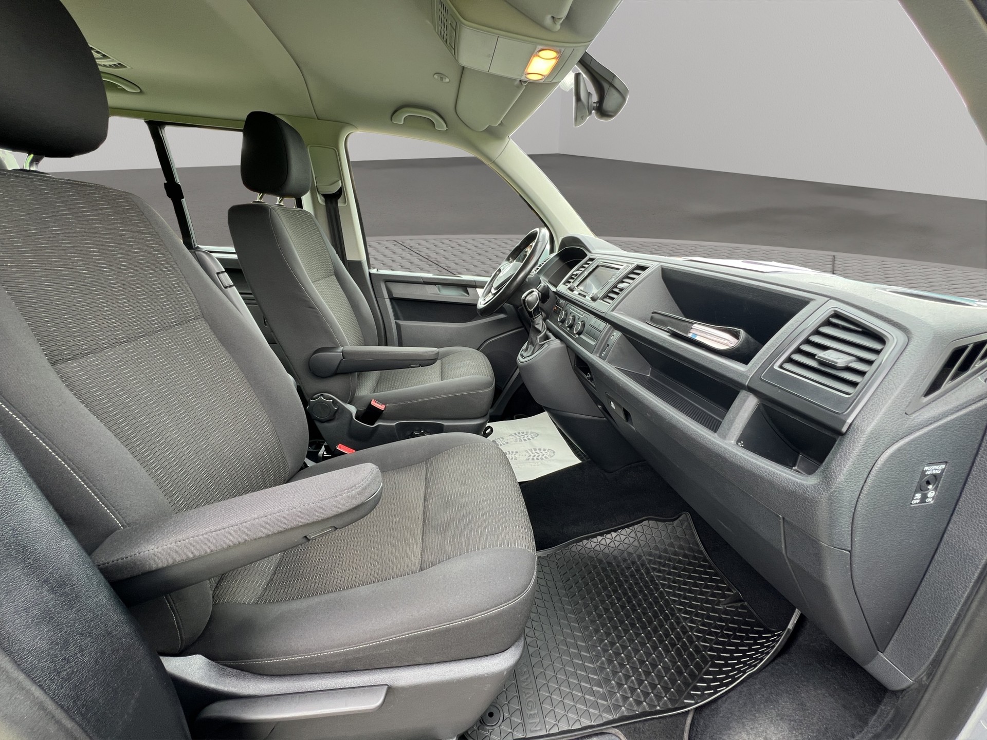 VW T6 Caravelle 2.0 Bi-TDI Comfortline 4Motion DSG-image-9