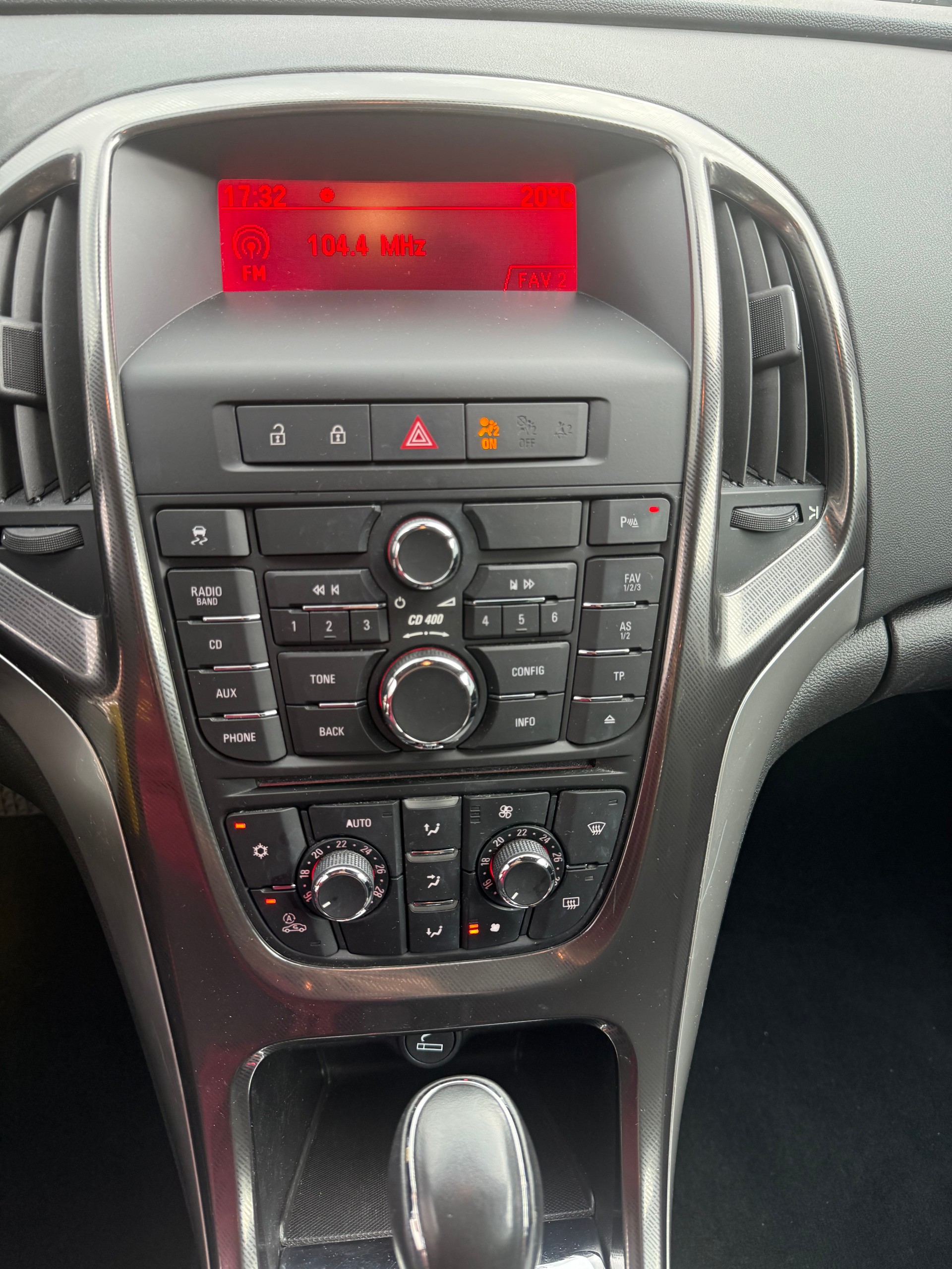 OPEL Astra 2.0 CDTi Cosmo Automatic-image-9