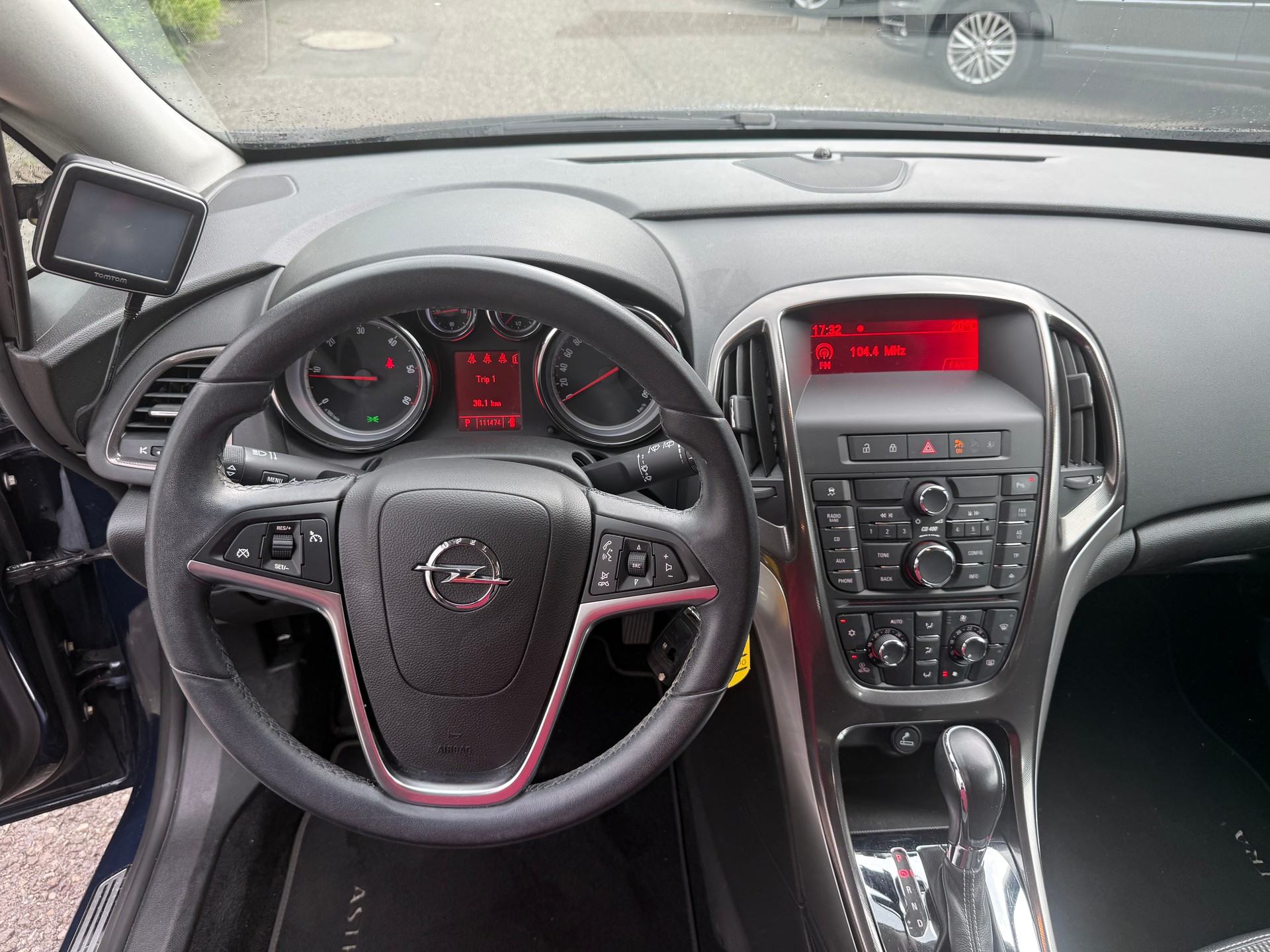 OPEL Astra 2.0 CDTi Cosmo Automatic-image-8