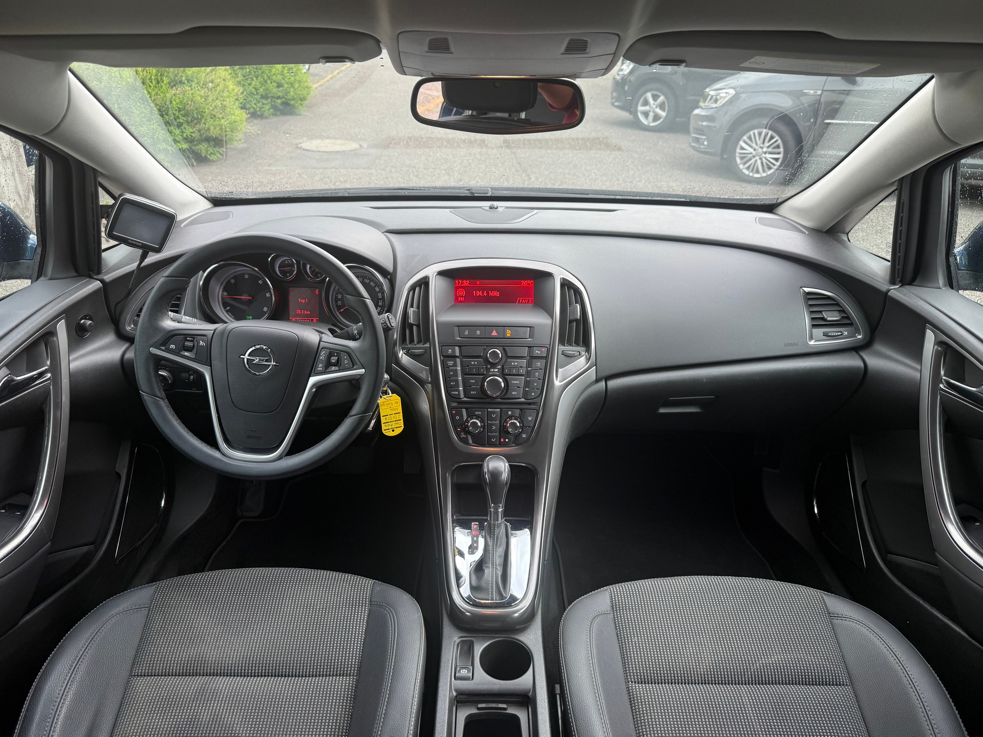 OPEL Astra 2.0 CDTi Cosmo Automatic-image-7