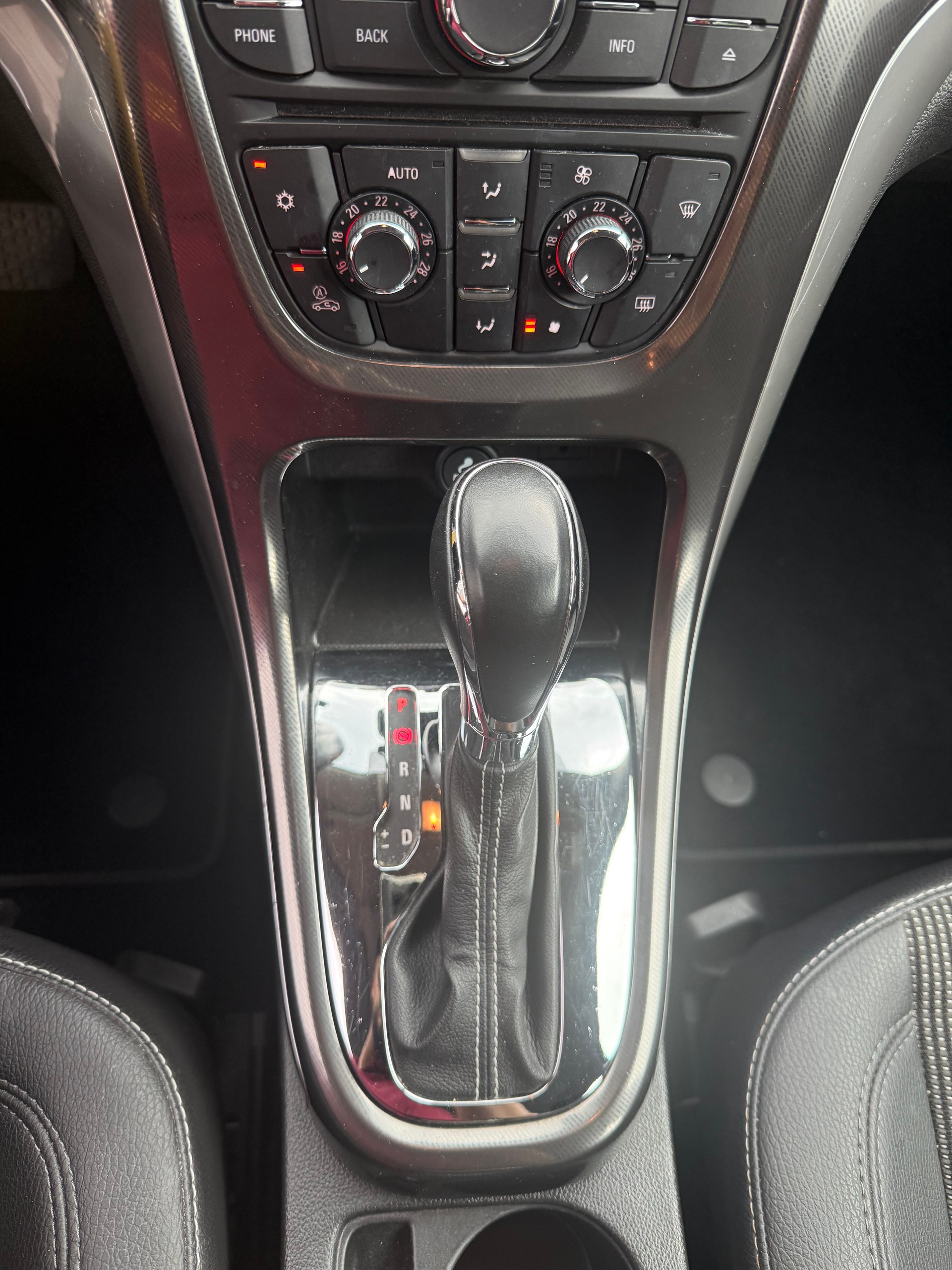 OPEL Astra 2.0 CDTi Cosmo Automatic-image-10