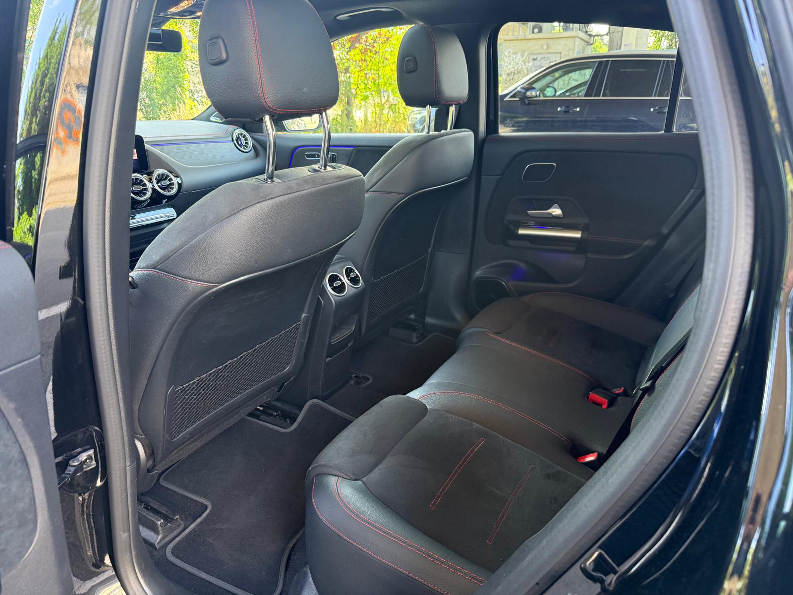 MERCEDES-BENZ EQA 350 66,5 kWh 4Matic Swiss Star-image-11