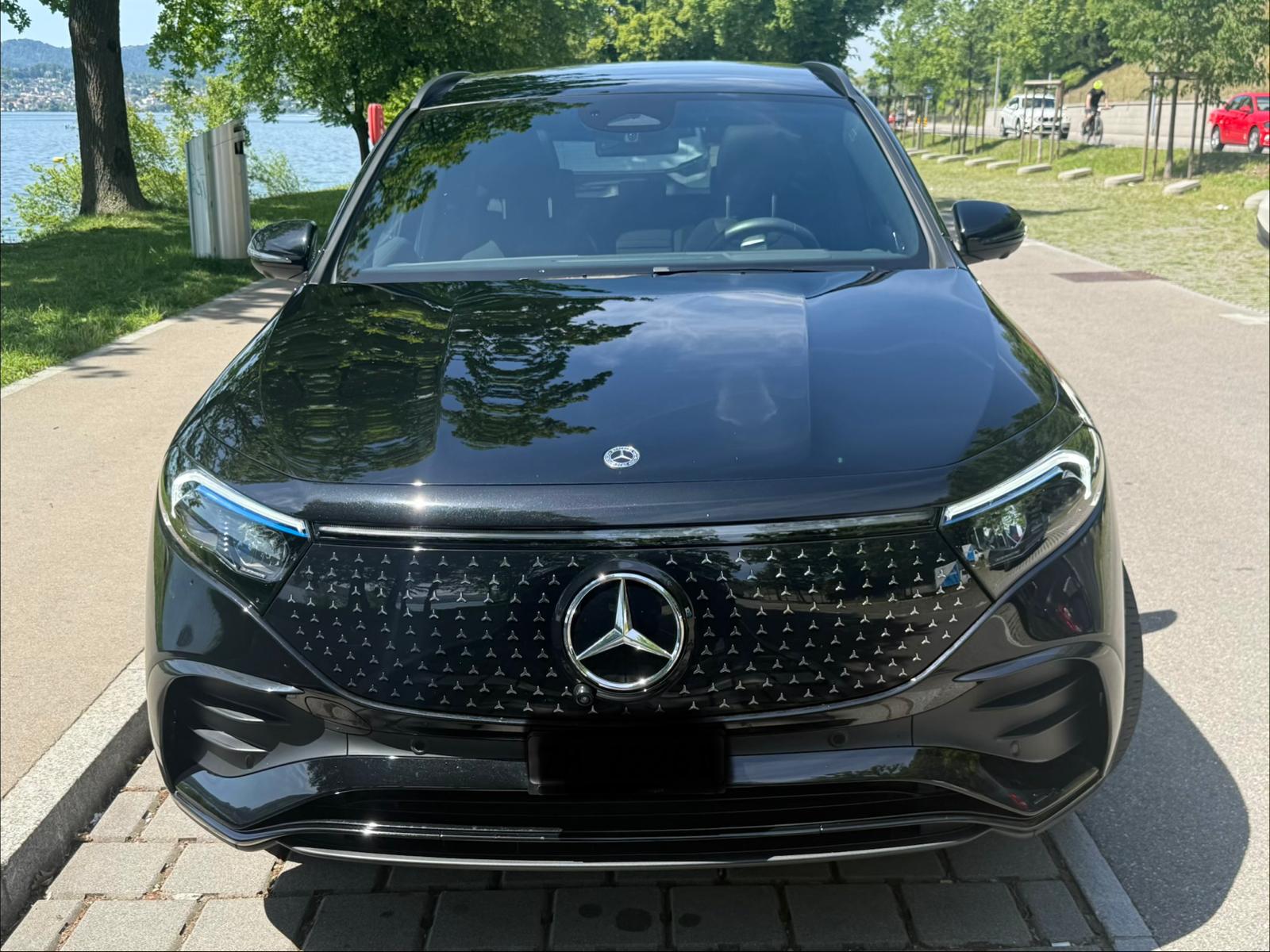 MERCEDES-BENZ EQA 350 66,5 kWh 4Matic Swiss Star-showroom-element-2