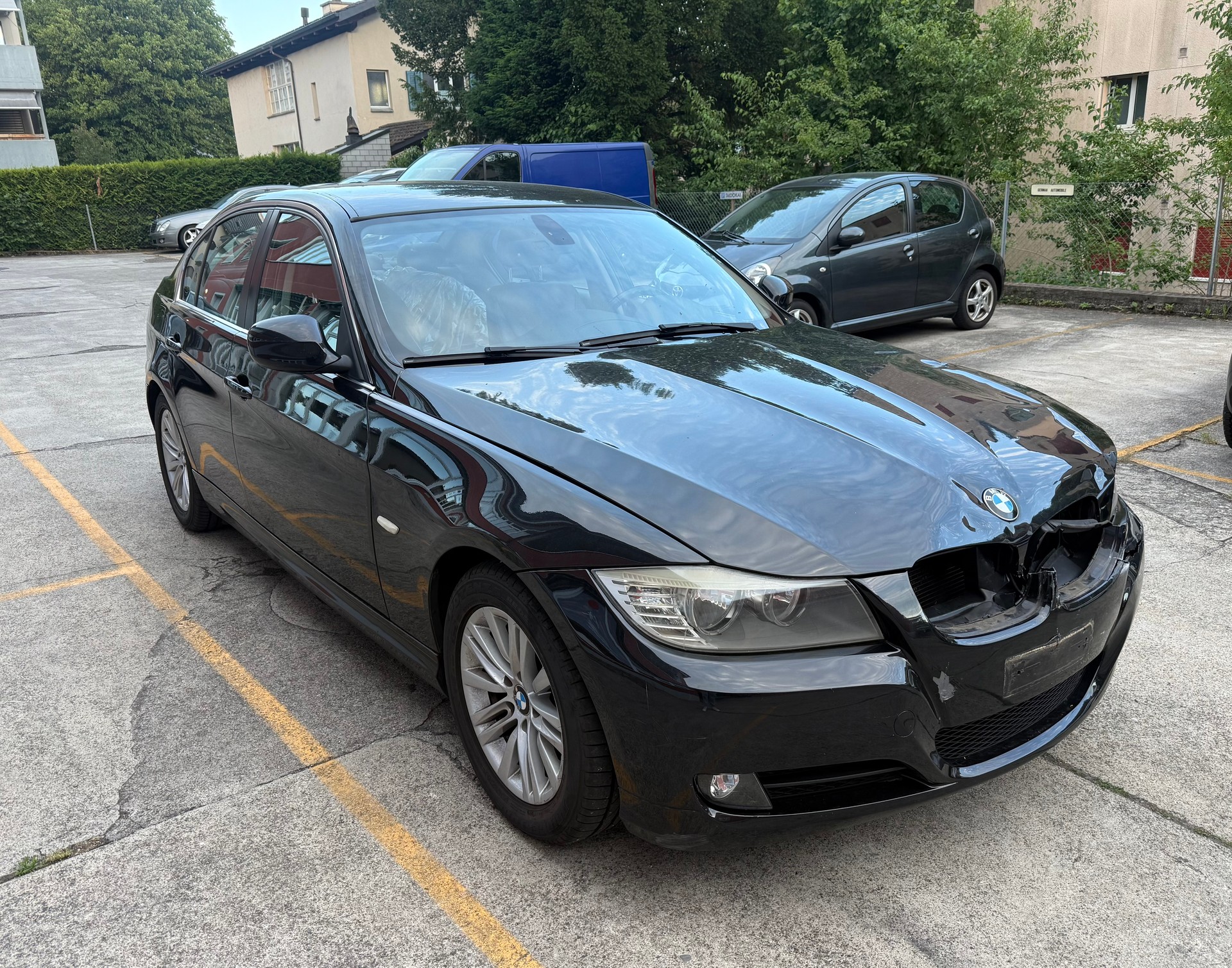 BMW 320d-image-1