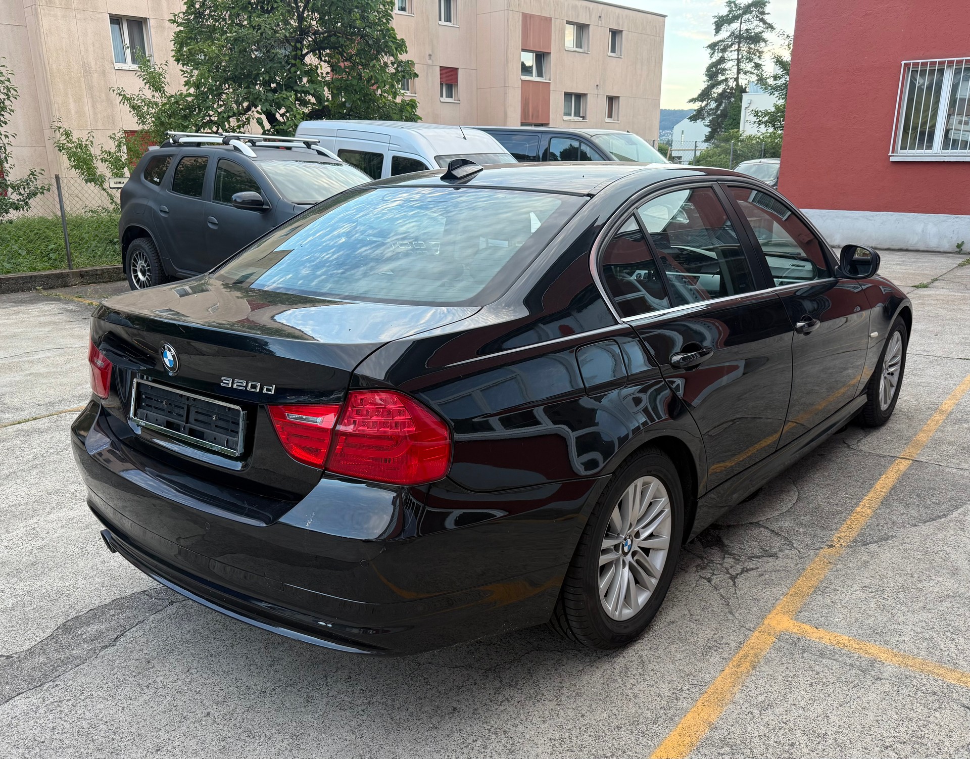 BMW 320d-image-2