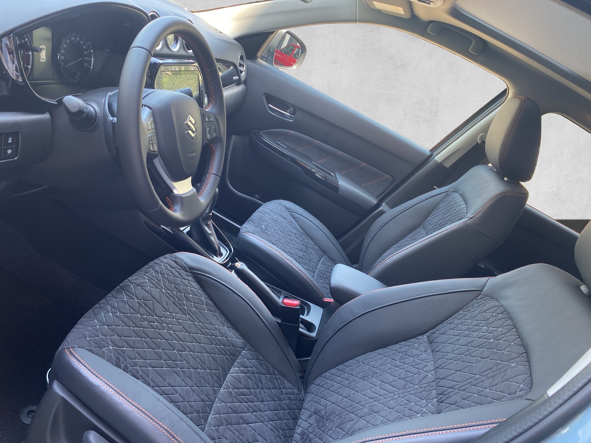 SUZUKI Vitara 1.4 Boosterjet Black Edition Top 4x4 Hybrid Automatic-image-6