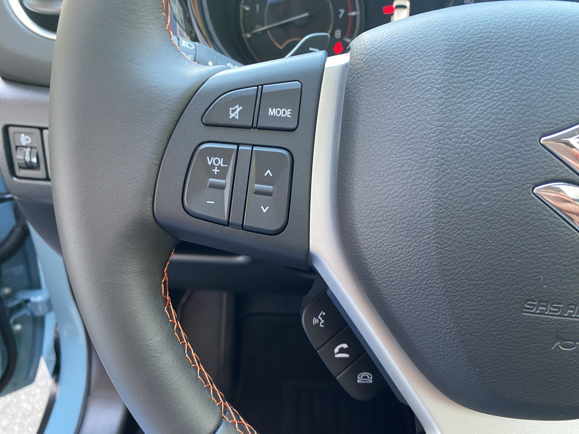 SUZUKI Vitara 1.4 Boosterjet Black Edition Top 4x4 Hybrid Automatic-image-15