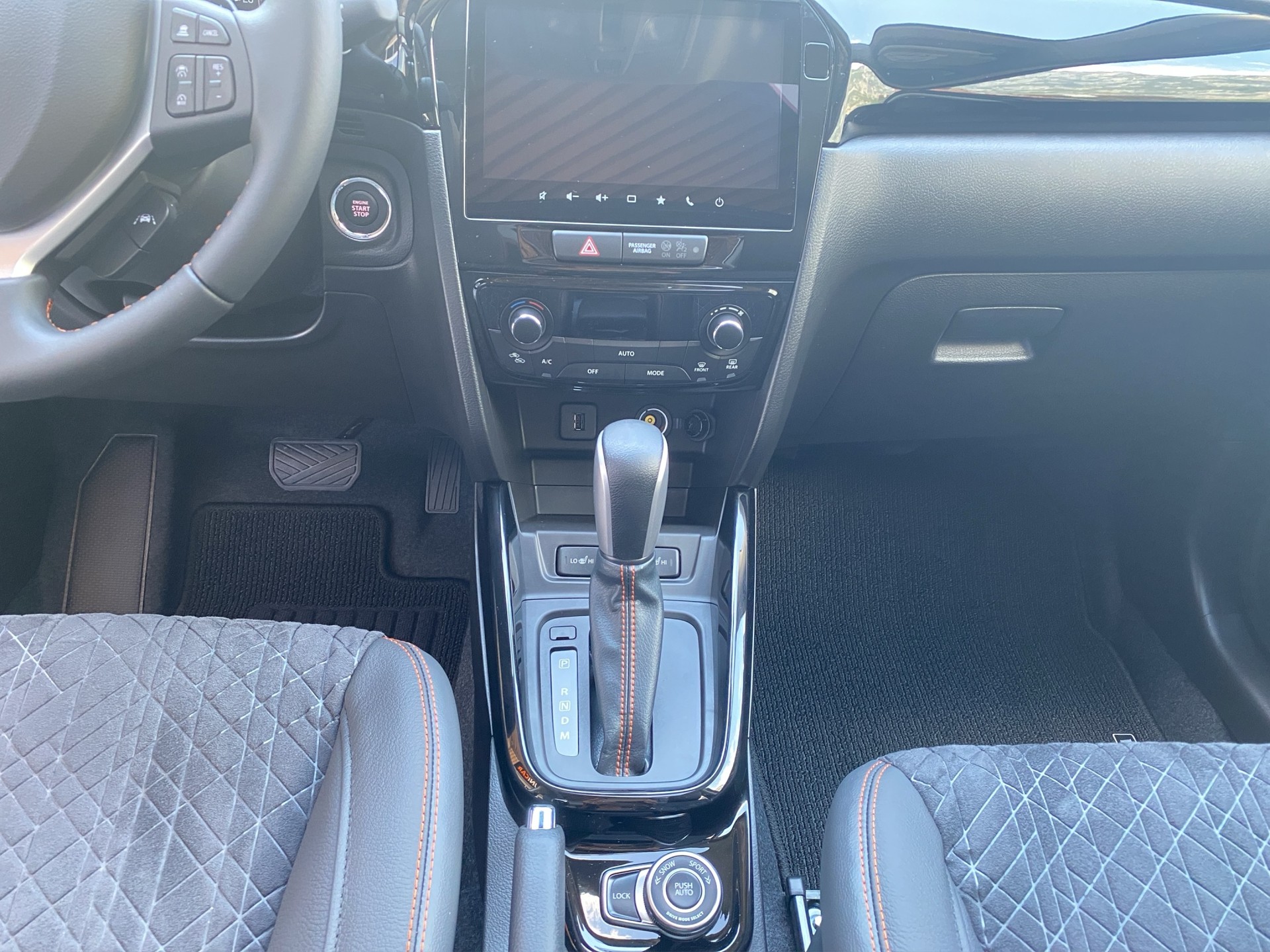SUZUKI Vitara 1.4 Boosterjet Black Edition Top 4x4 Hybrid Automatic-image-9