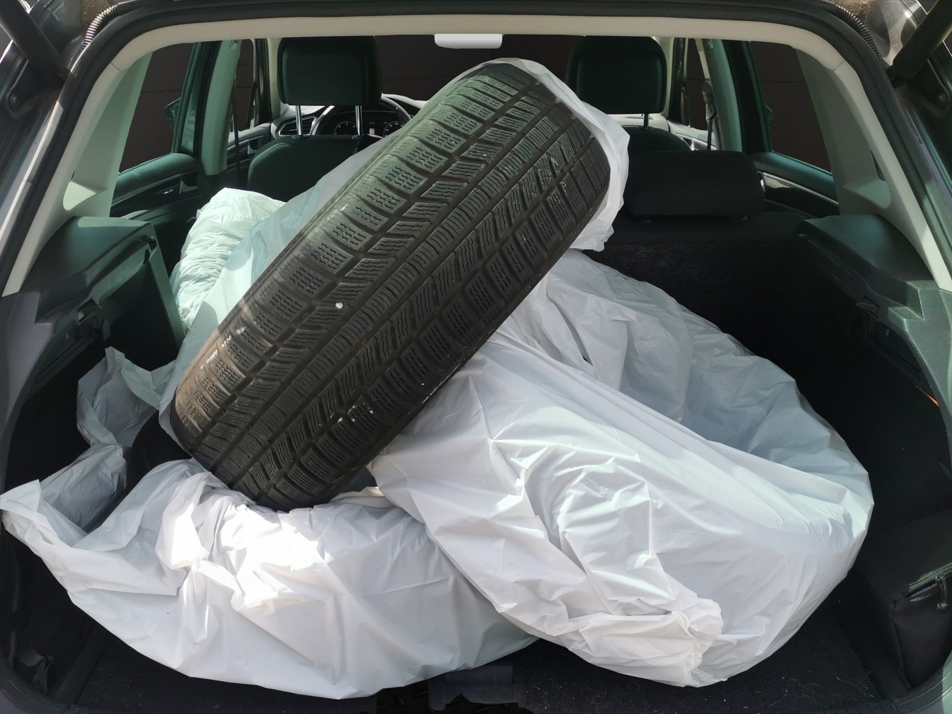 VW Tiguan 2.0 TDI SCR Highline 4Motion DSG-image-8