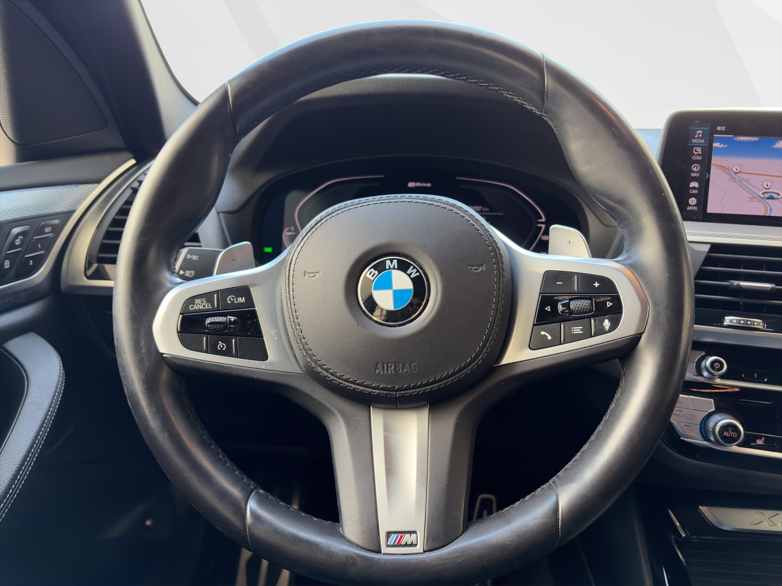 BMW X3 30e xDrive-image-11