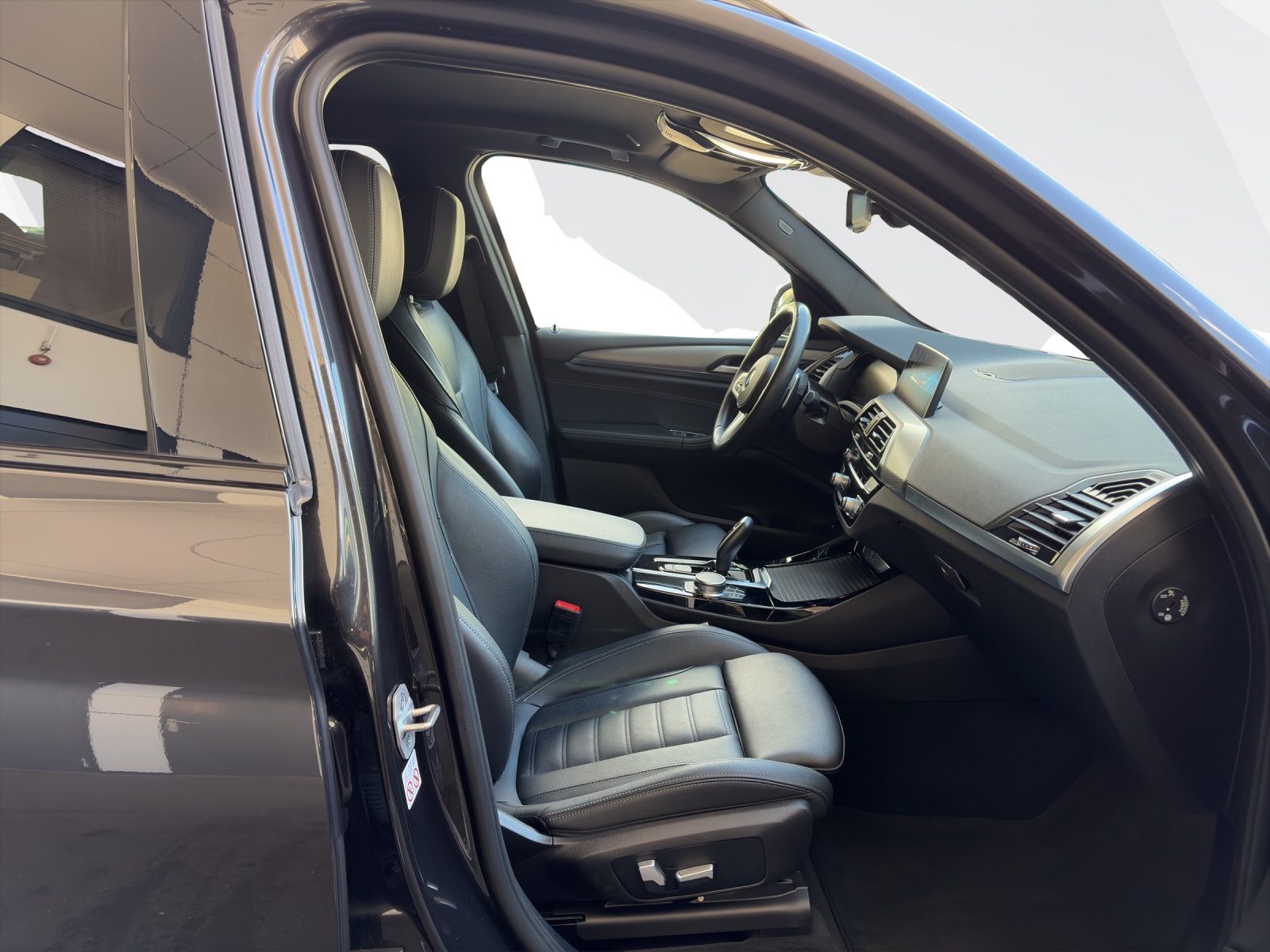 BMW X3 30e xDrive-image-15