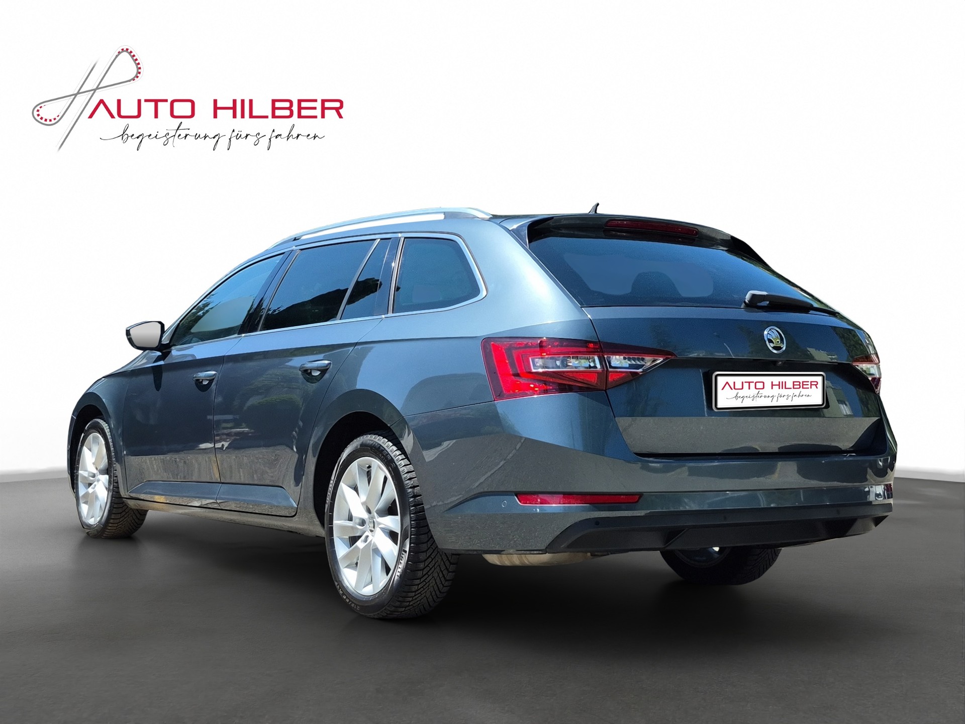 SKODA Superb Combi 2.0 TDi Style 4x4 DSG-image-4