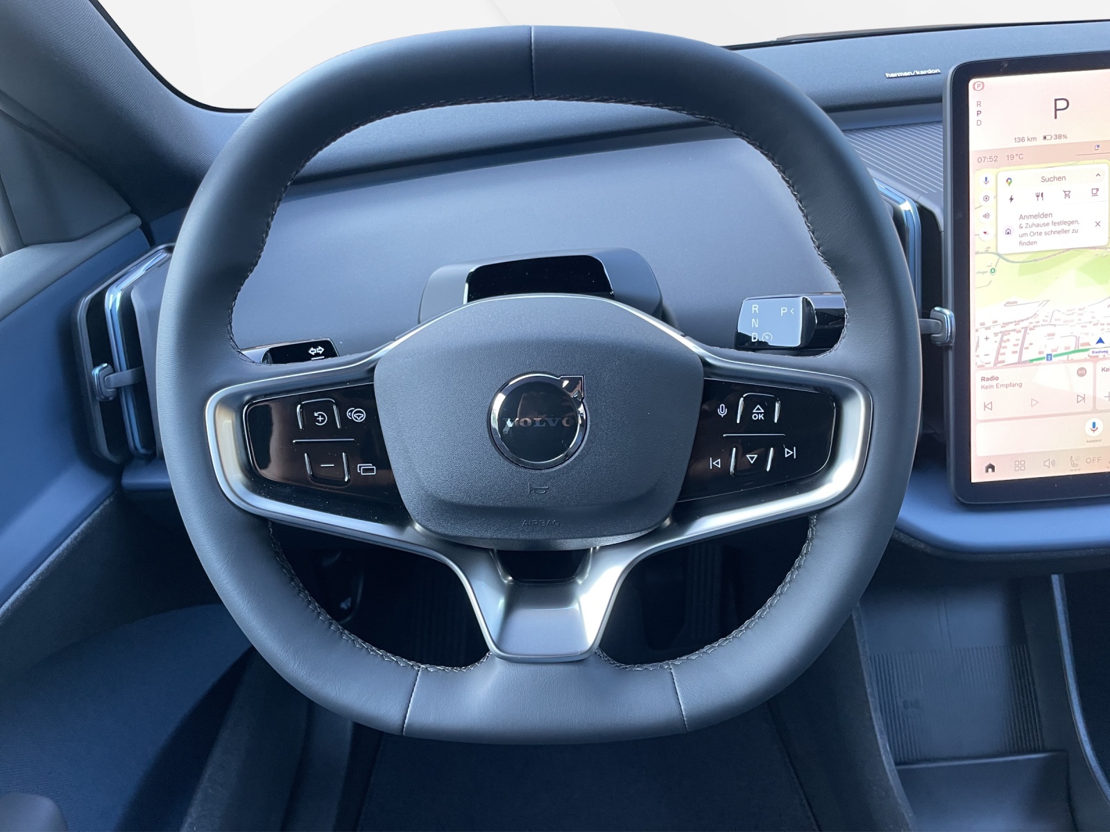 VOLVO EX 30 E60 Plus Swiss Black Edition-image-11