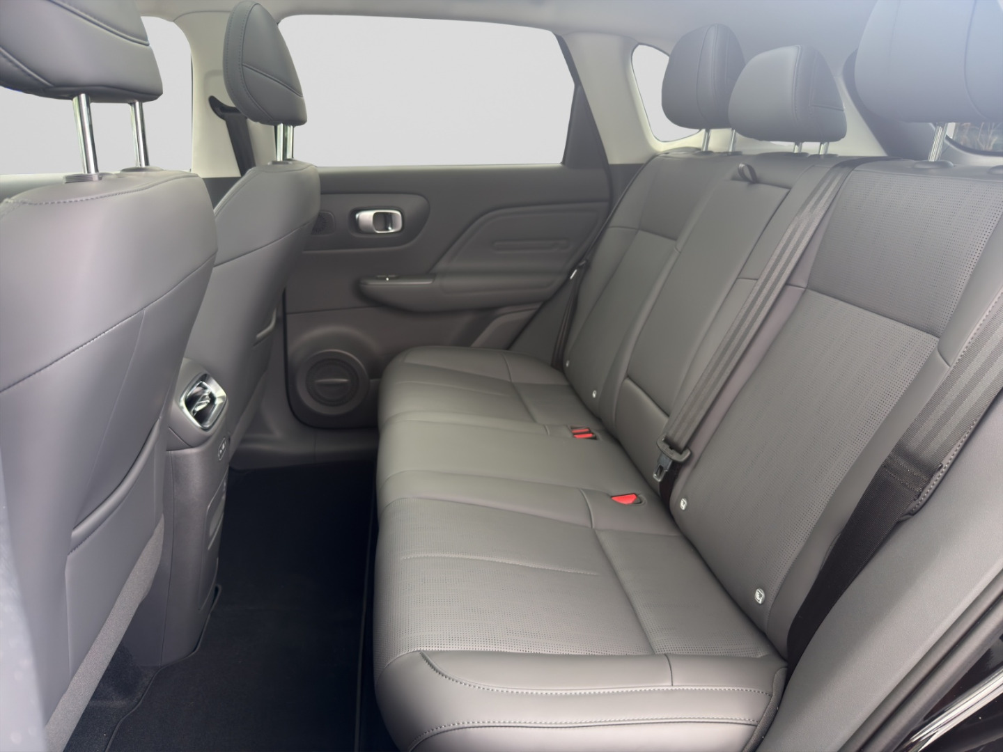 LEAPMOTOR B10 1.5 Hybrid EV-image-7