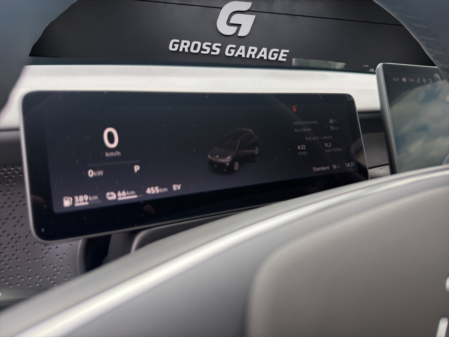 LEAPMOTOR B10 1.5 Hybrid EV-showroom-element-2
