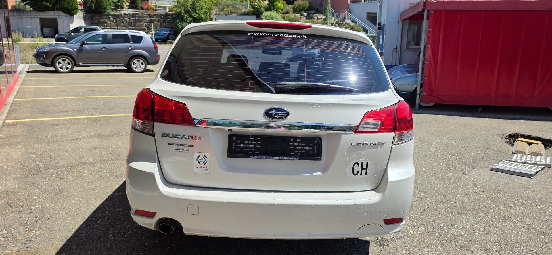 SUBARU 2.0 AWD-showroom-element-3