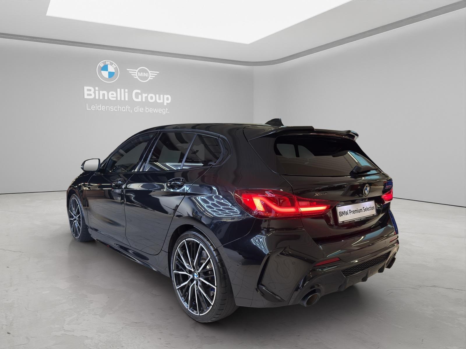 BMW M135i xDrive M Performance Paket-showroom-element-2