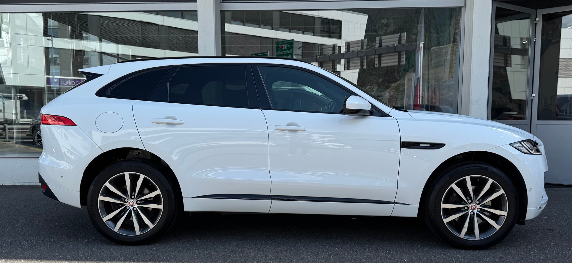 JAGUAR F-Pace 30t 2.0 R-Sport AWD Automatik-showroom-element-1