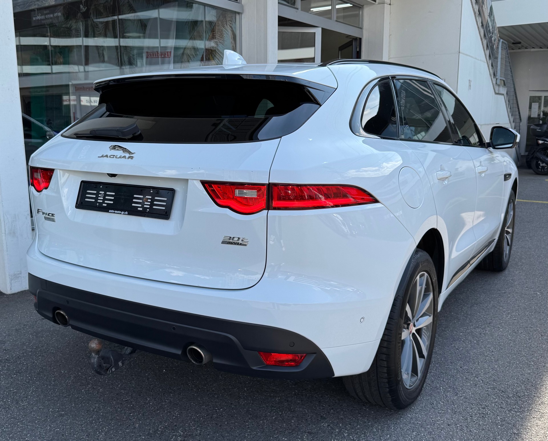 JAGUAR F-Pace 30t 2.0 R-Sport AWD Automatik-image-4