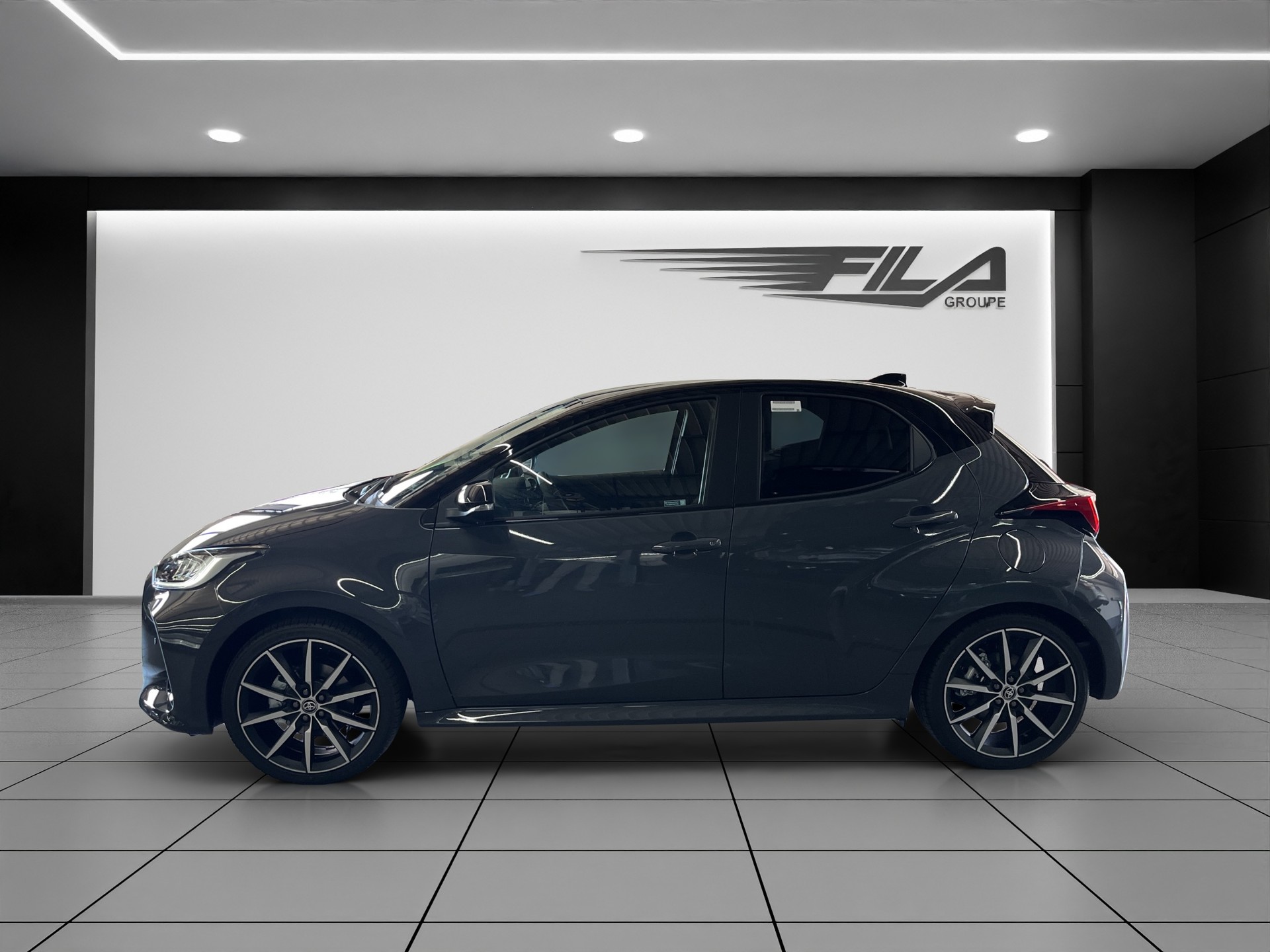 TOYOTA YARIS 1.5 VVT-i HSD GR Sport-showroom-element-3