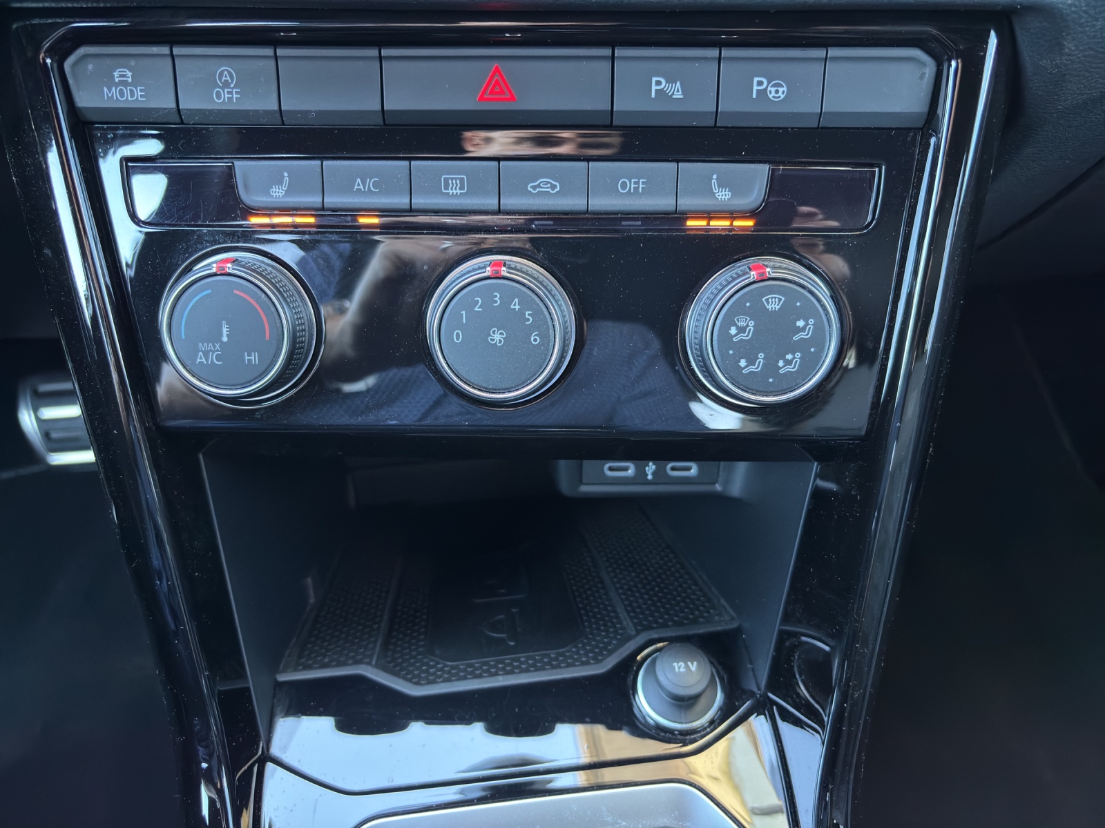 VW T-Roc 1.5 TSI EVO R-Line DSG mit AHK-image-16