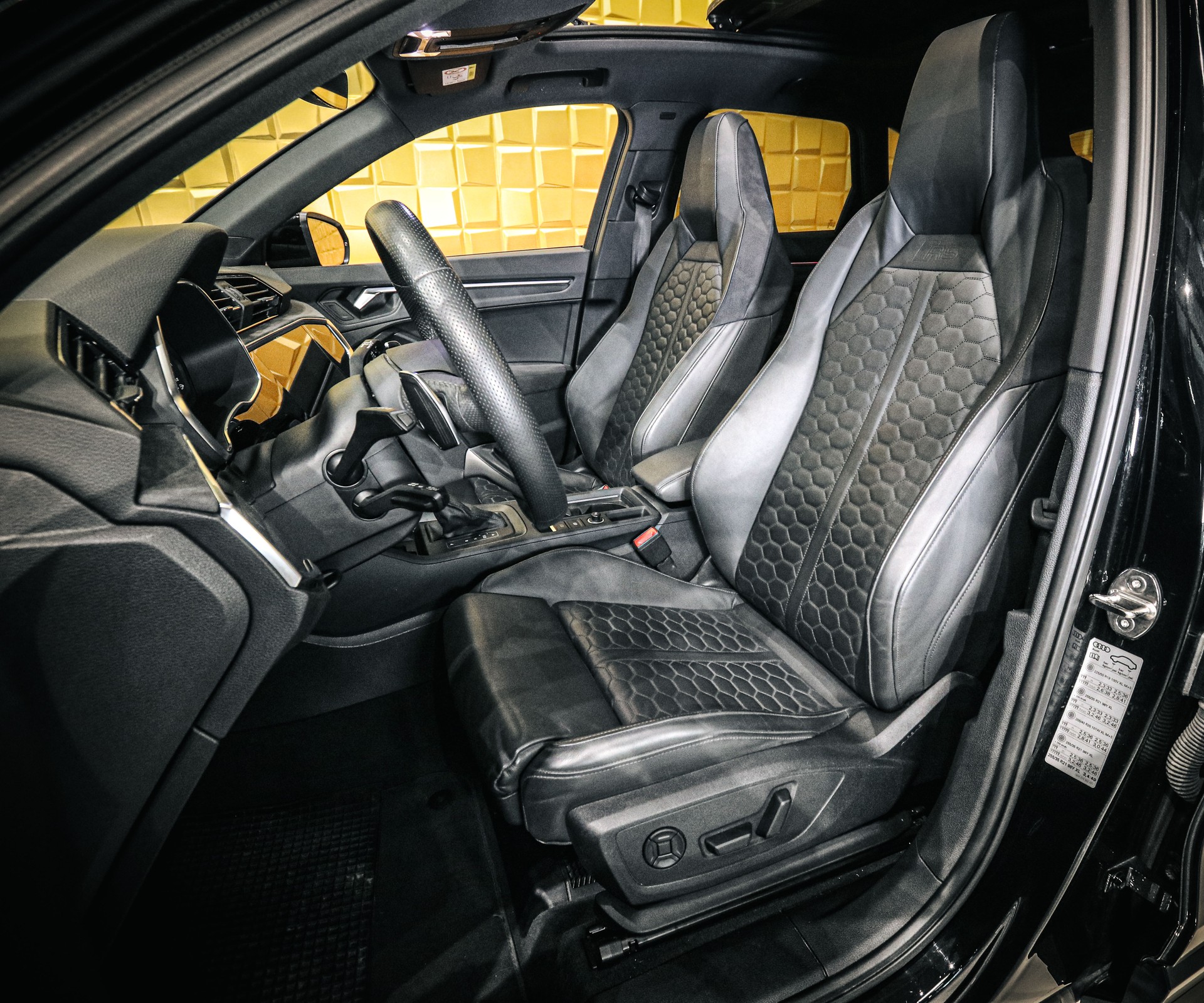 AUDI RS Q3 2.5 TFSI quattro S tronic-image-9