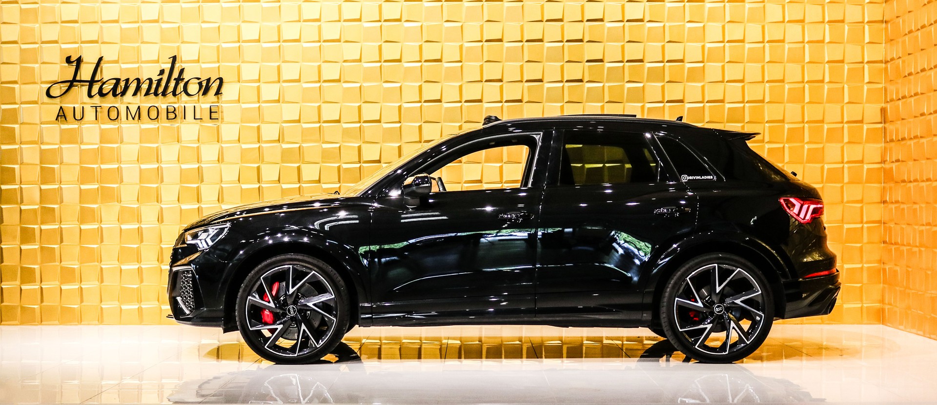 AUDI RS Q3 2.5 TFSI quattro S tronic-image-4