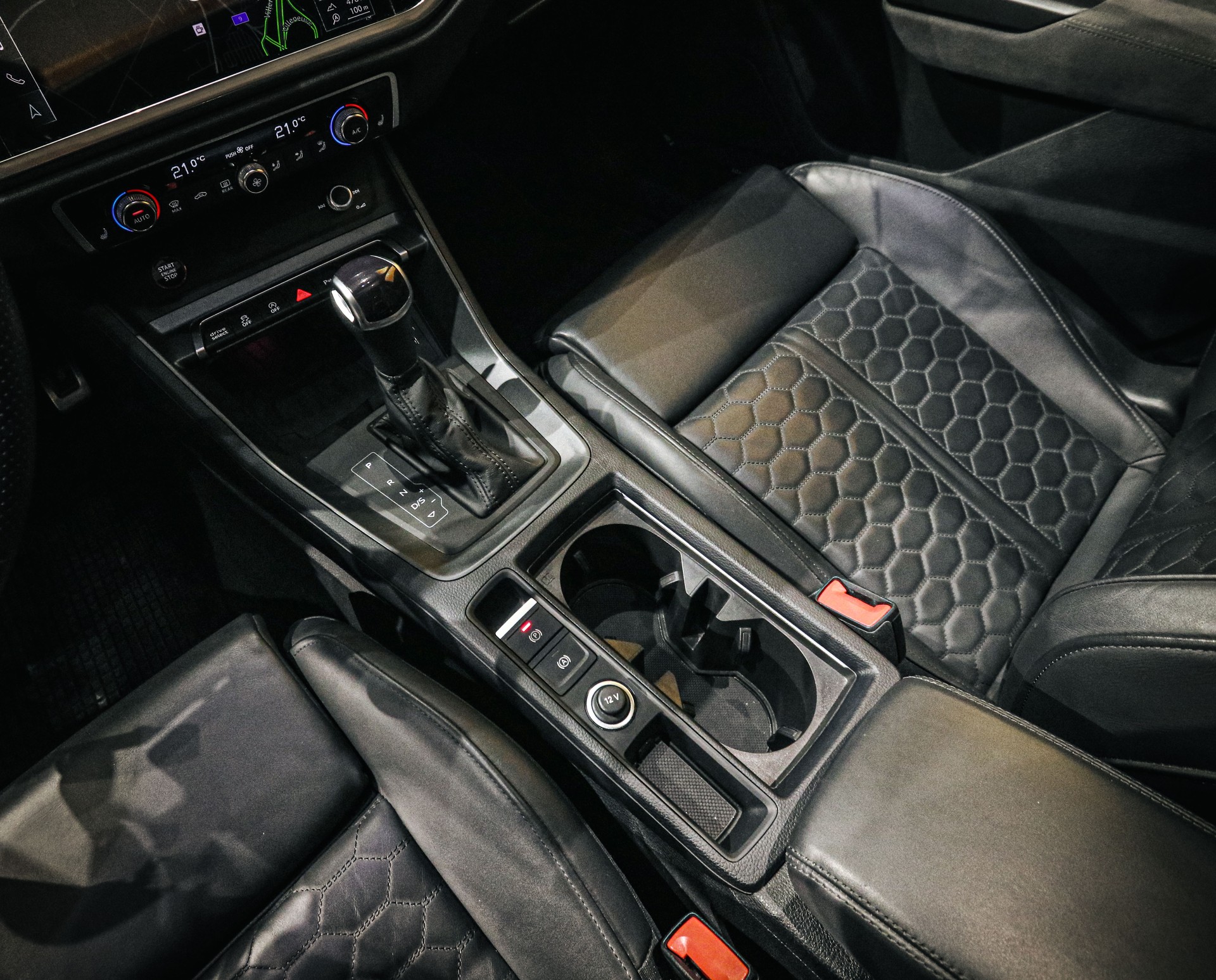 AUDI RS Q3 2.5 TFSI quattro S tronic-image-16