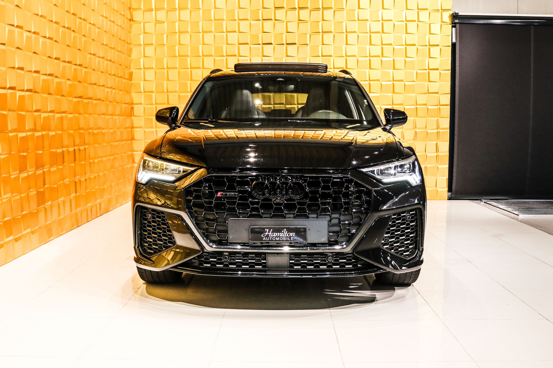 AUDI RS Q3 2.5 TFSI quattro S tronic-showroom-element-2