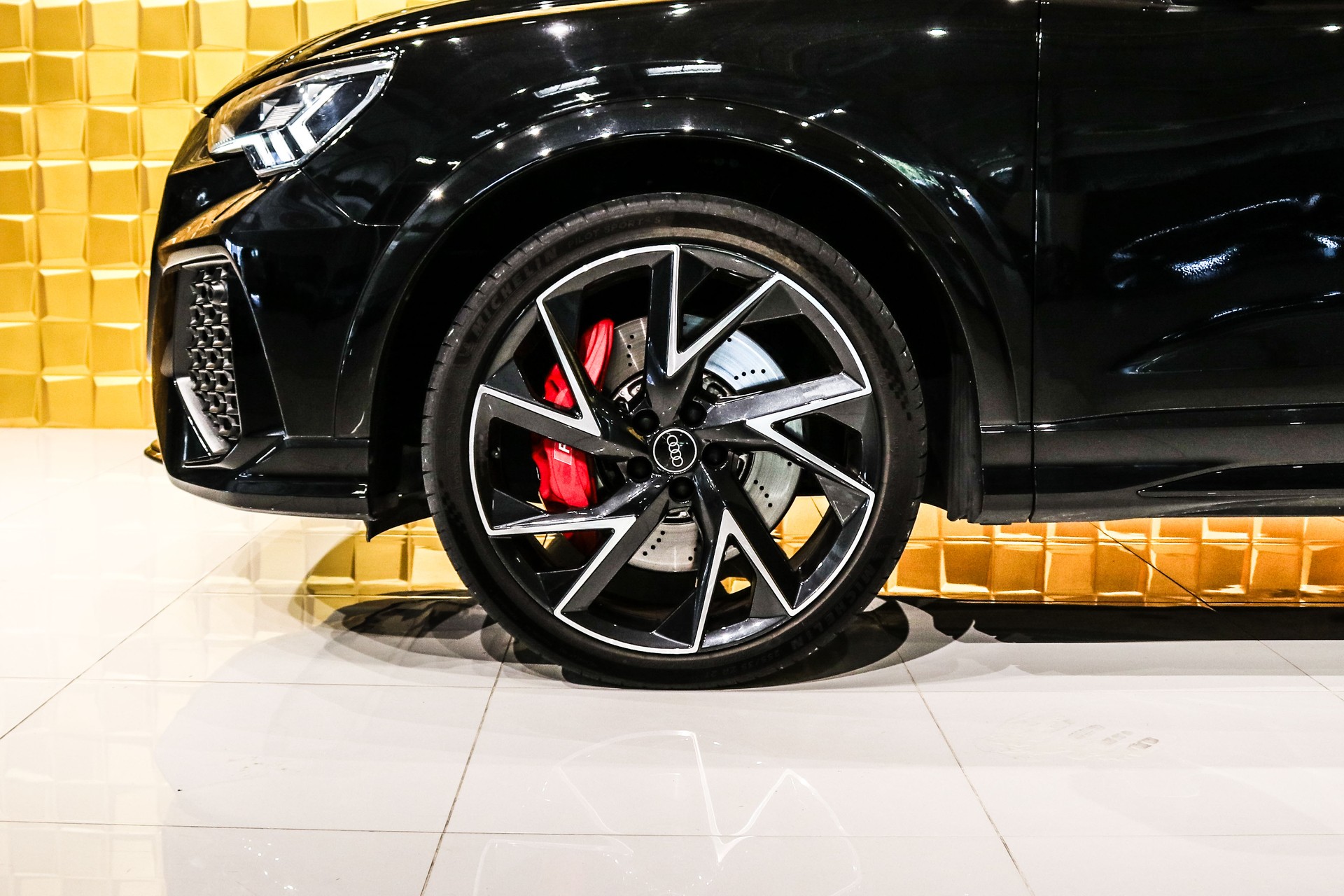 AUDI RS Q3 2.5 TFSI quattro S tronic-image-7