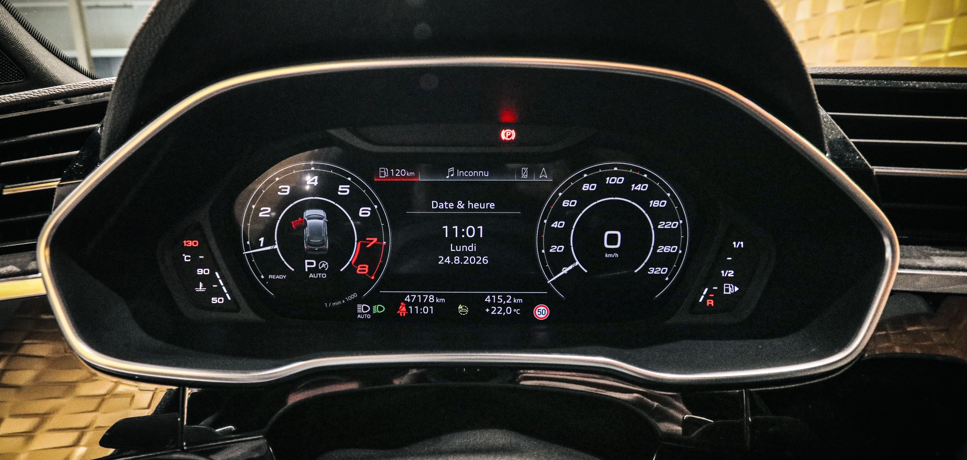 AUDI RS Q3 2.5 TFSI quattro S tronic-image-14