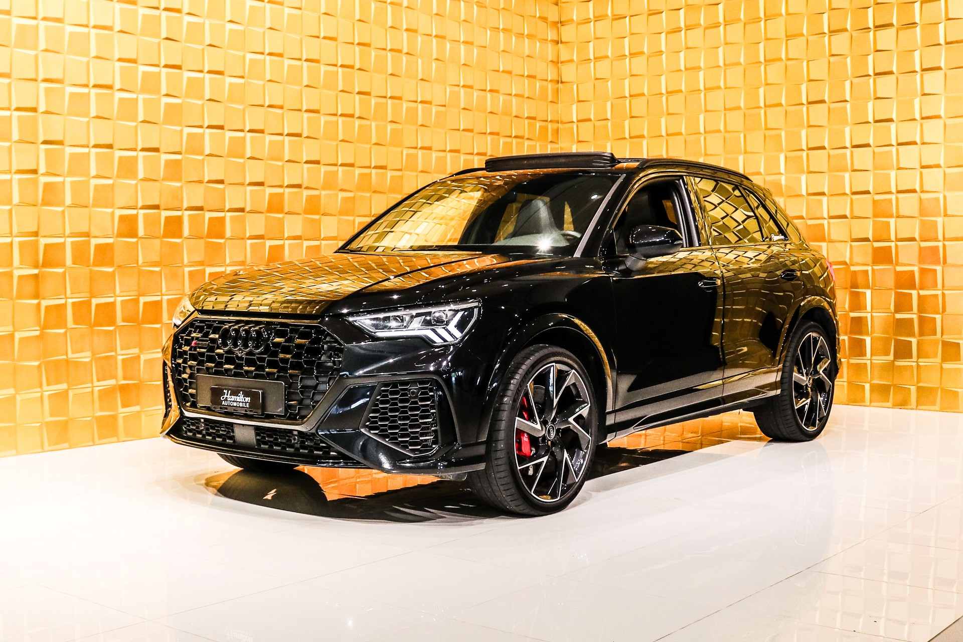 AUDI RS Q3 2.5 TFSI quattro S tronic-showroom-element-3
