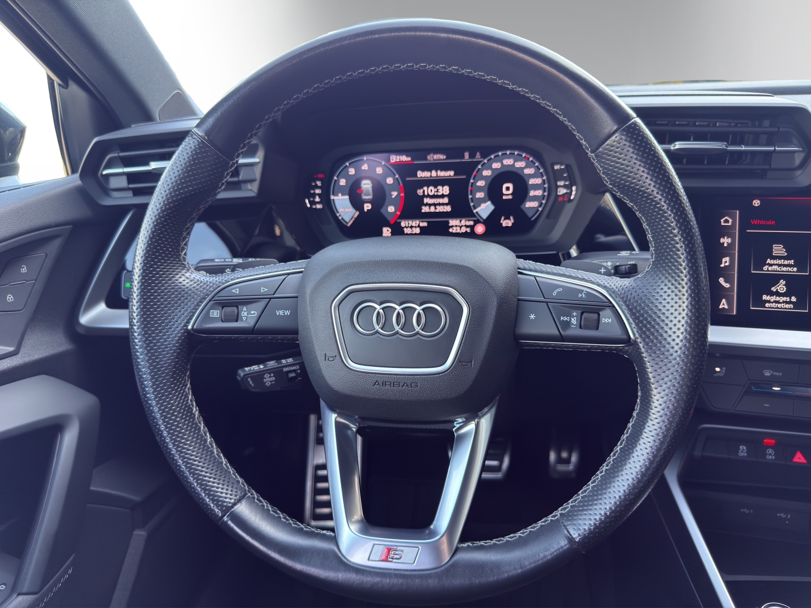 AUDI A3 Lim. 35 TFSI S-Line-image-12