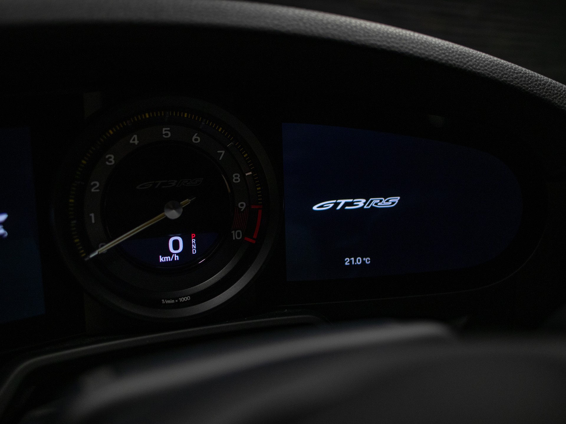 PORSCHE 911 GT3 RS-image-26