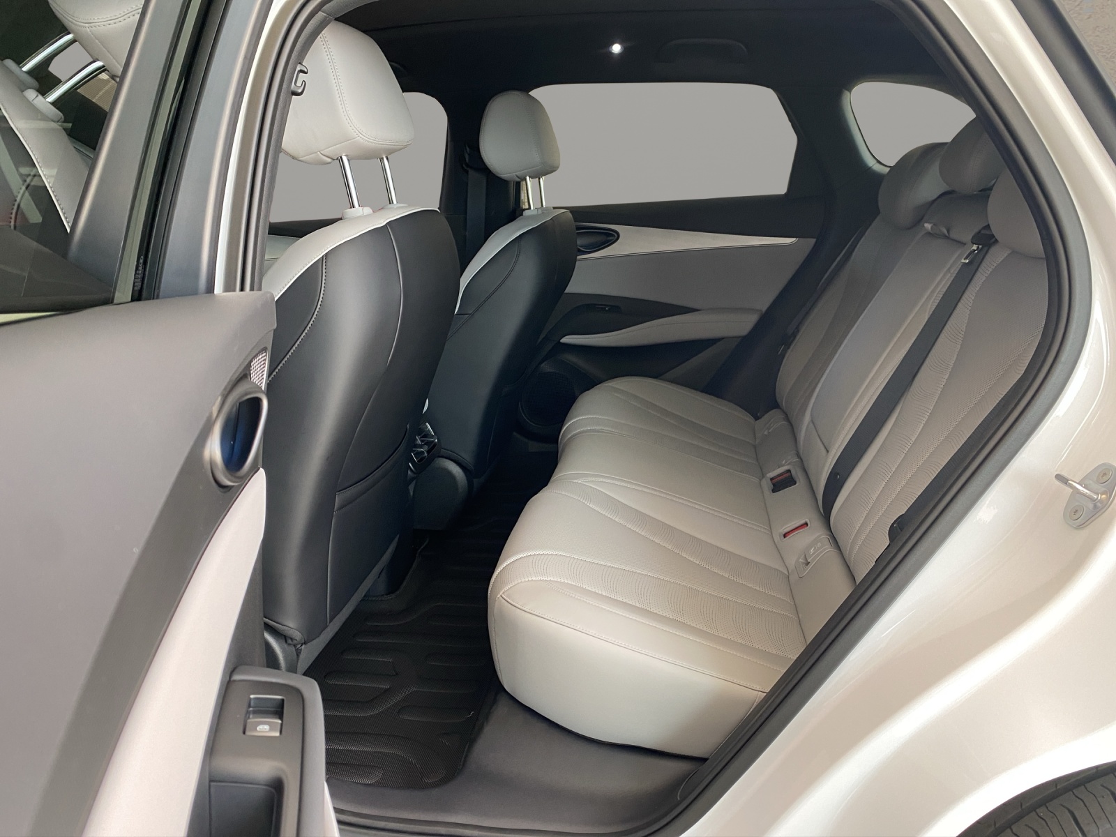 BYD Seal 6 DM-i Touring Comfort-image-13