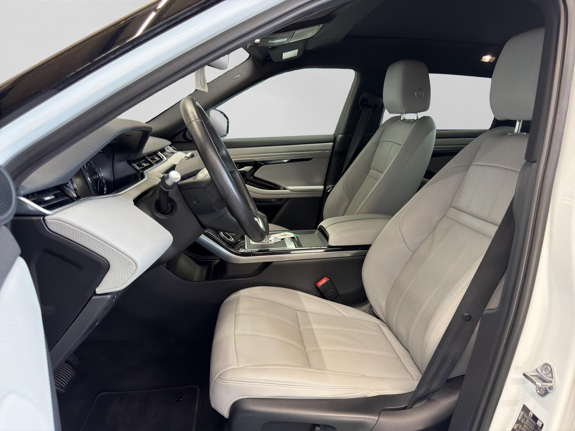 LAND ROVER Range Rover Evoque 2.0 T S-showroom-element-1