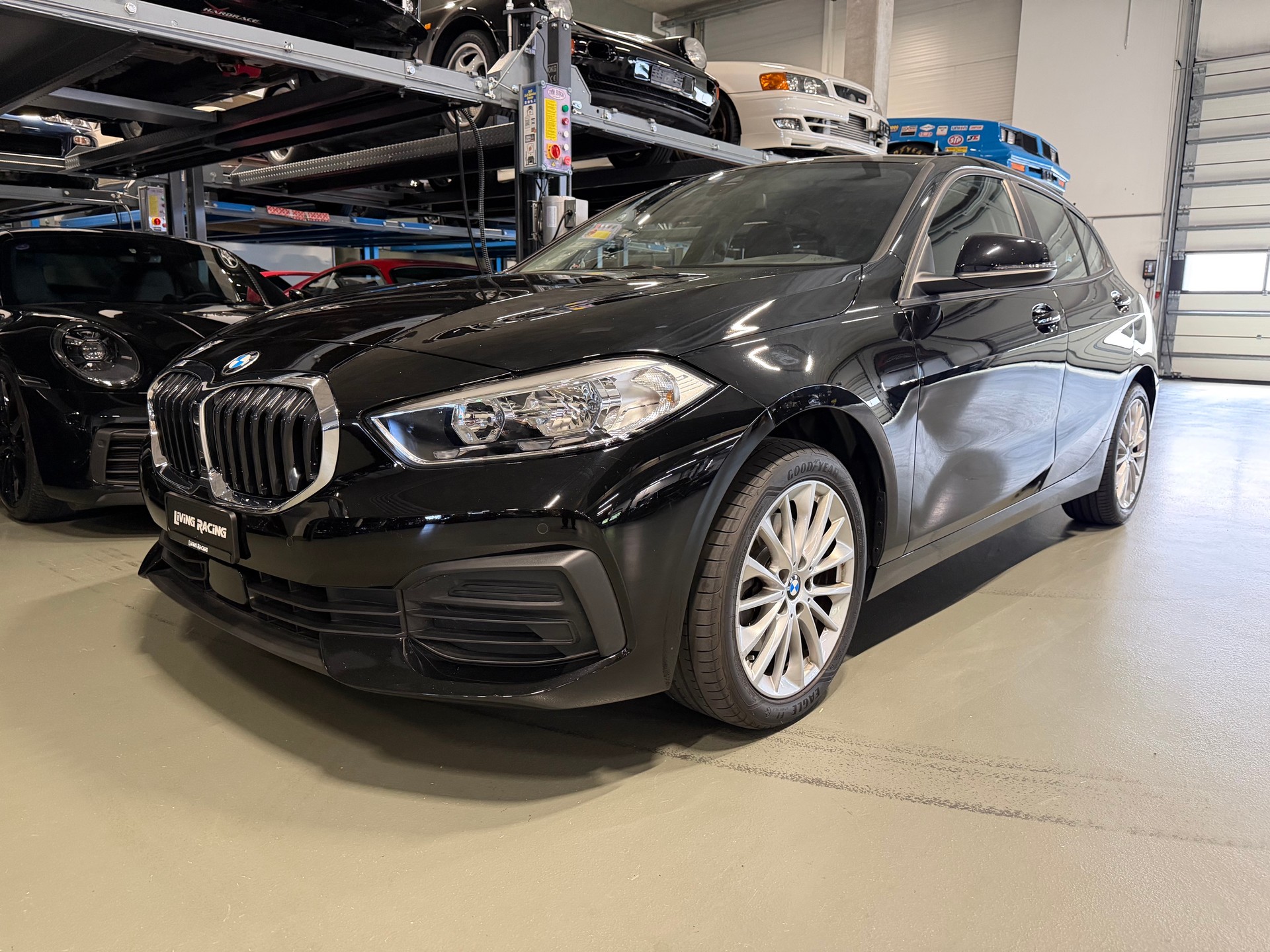 BMW 116d Steptronic Advantage-showroom-element-1